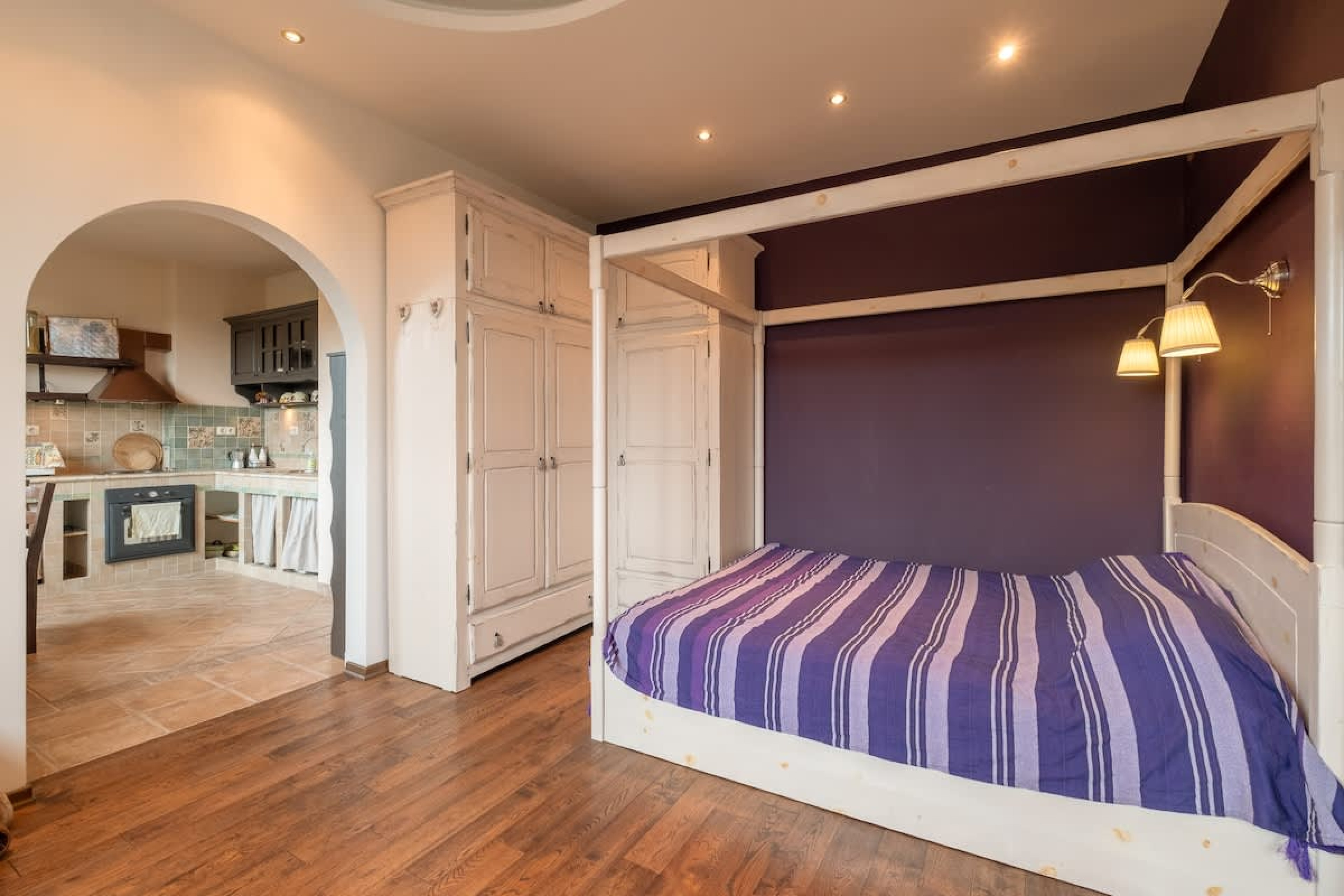 Scoutaround White Logo