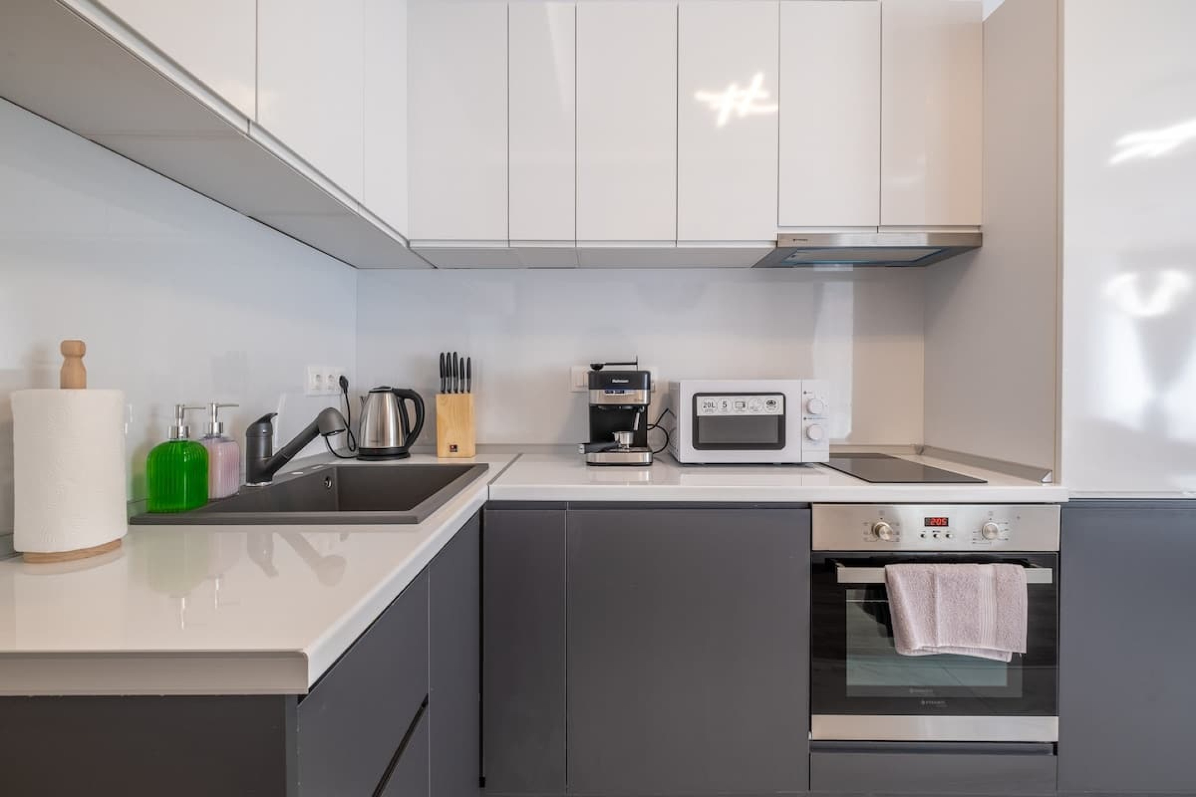 Scoutaround White Logo