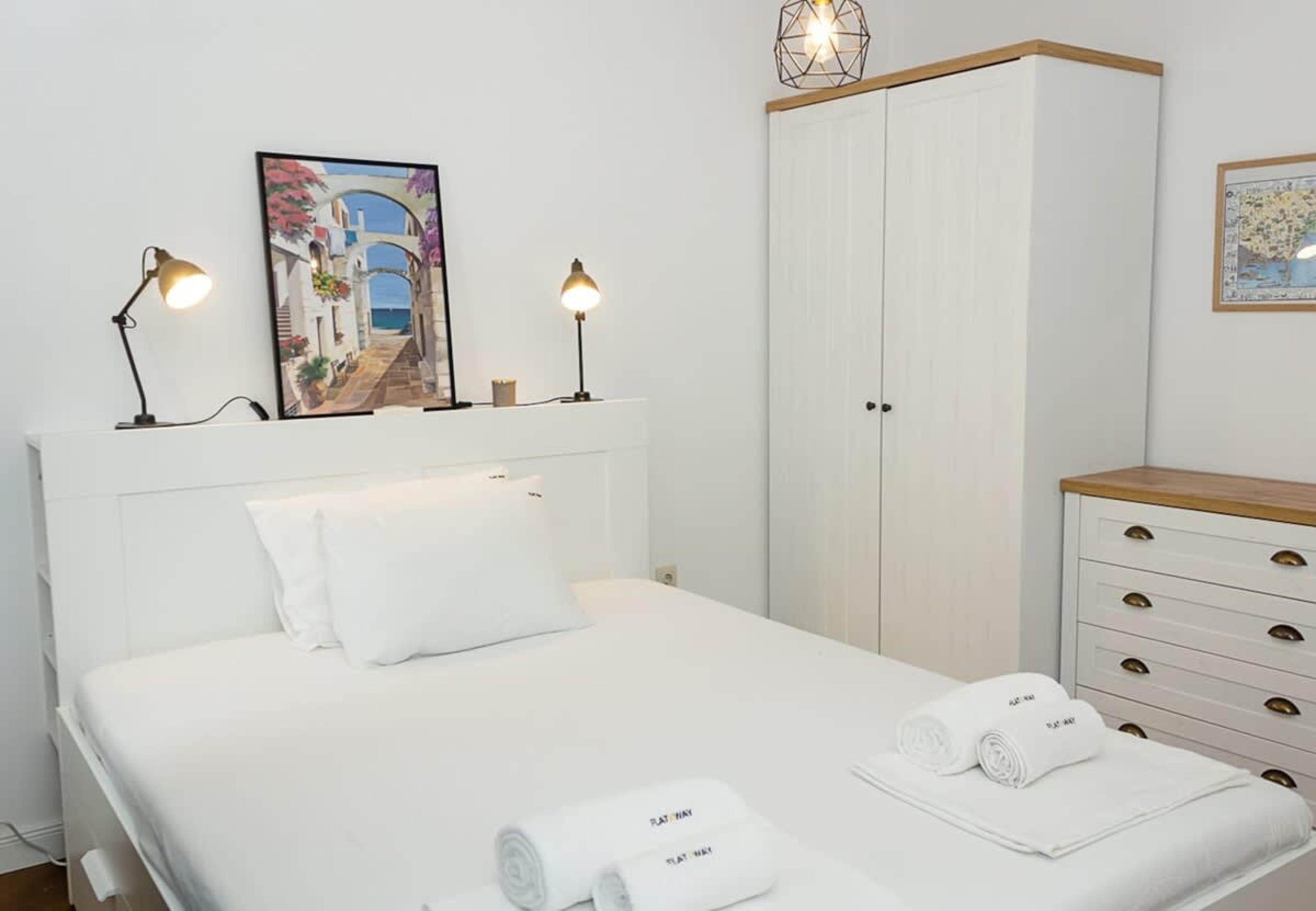 Scoutaround White Logo