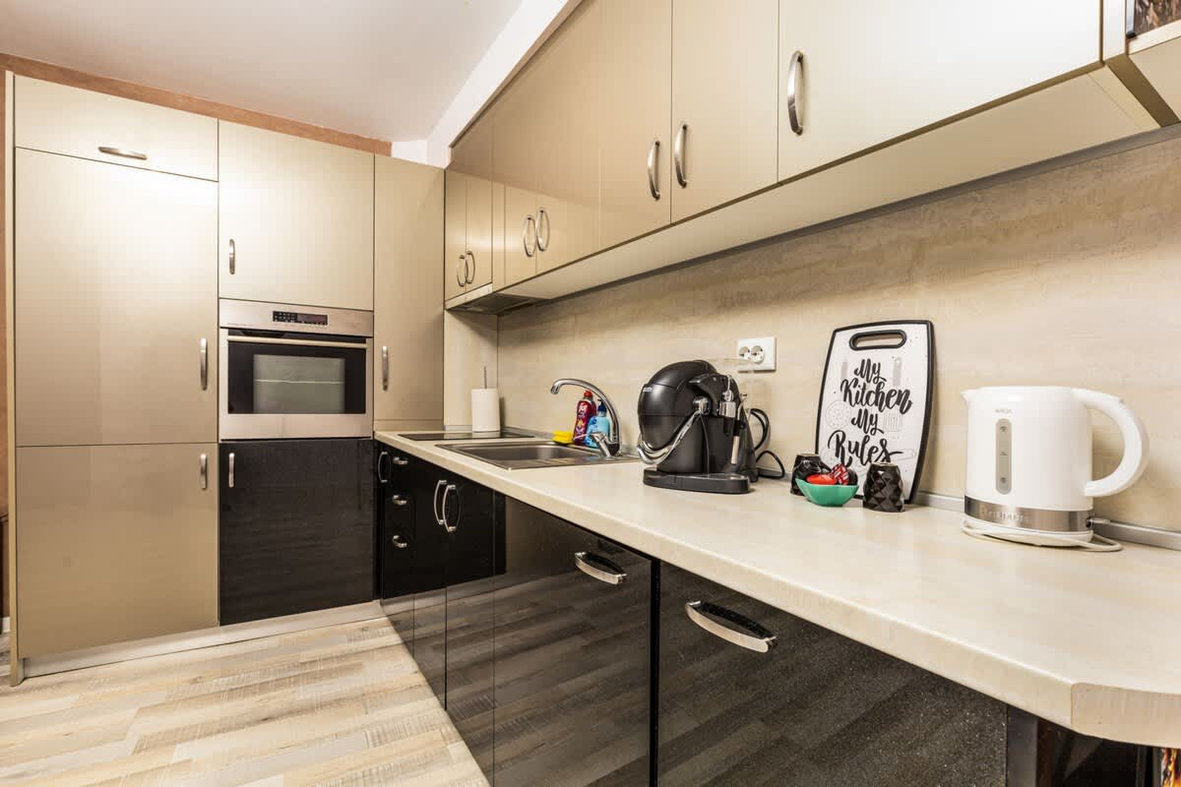 Downtown 1BD Apartment w/ Cosy Balcony - Photo 9