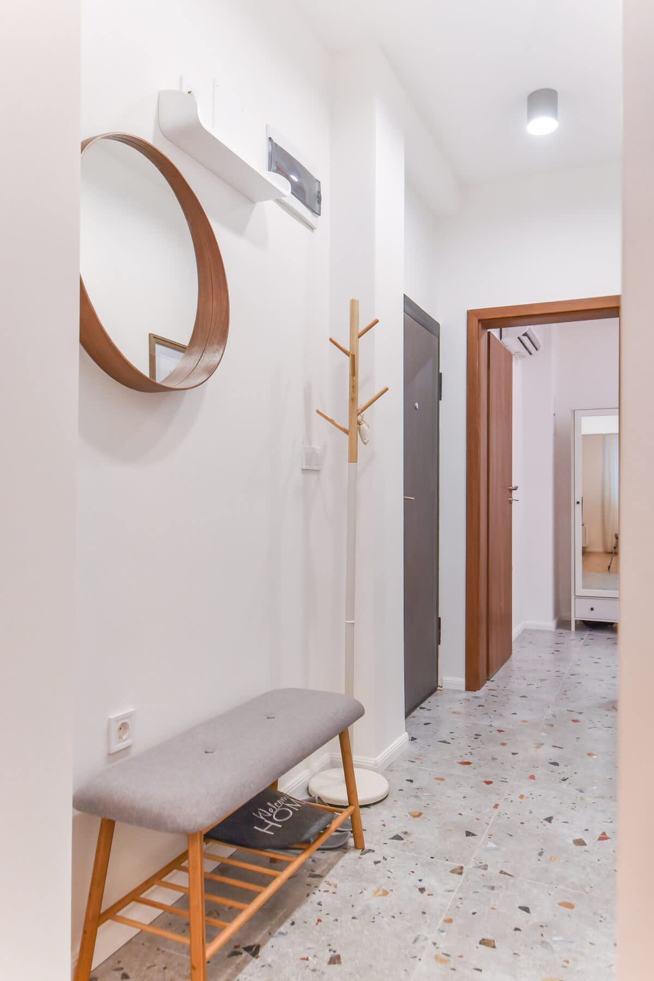 Scoutaround White Logo