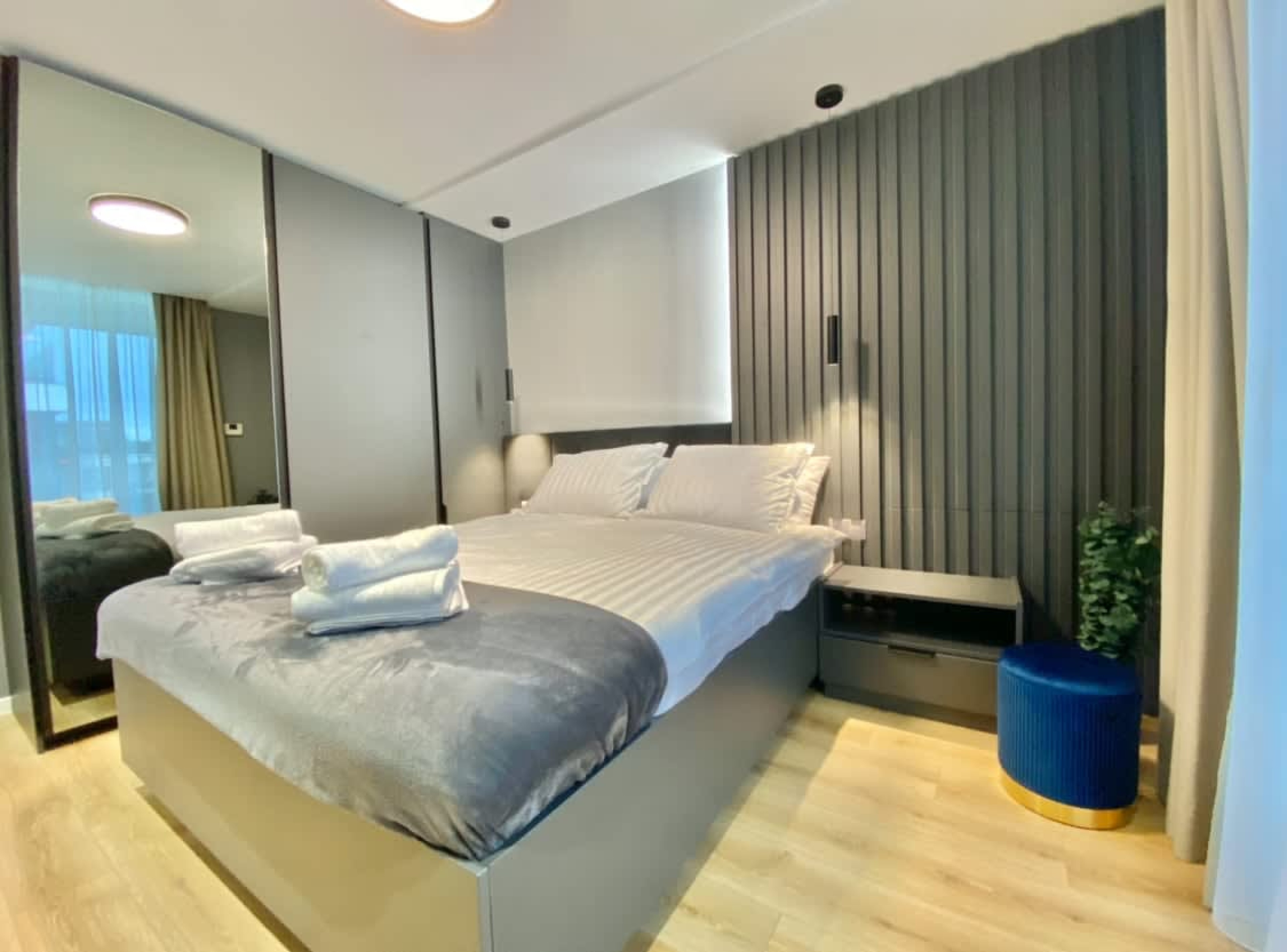 Scoutaround White Logo