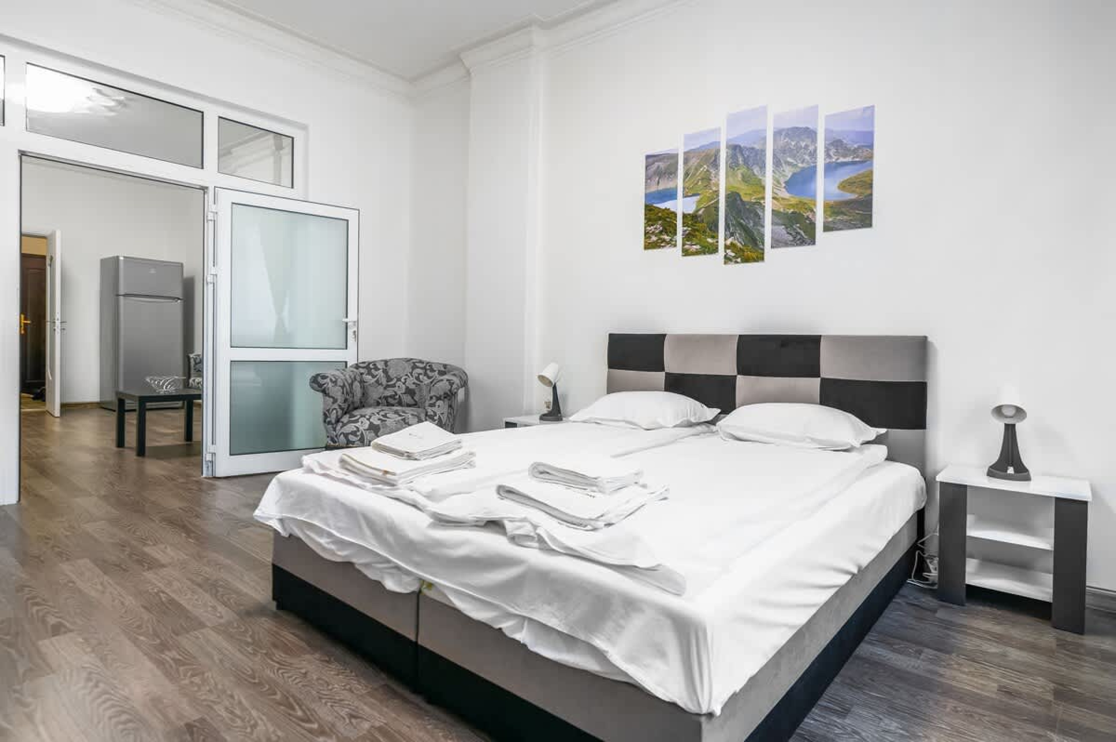 Scoutaround White Logo