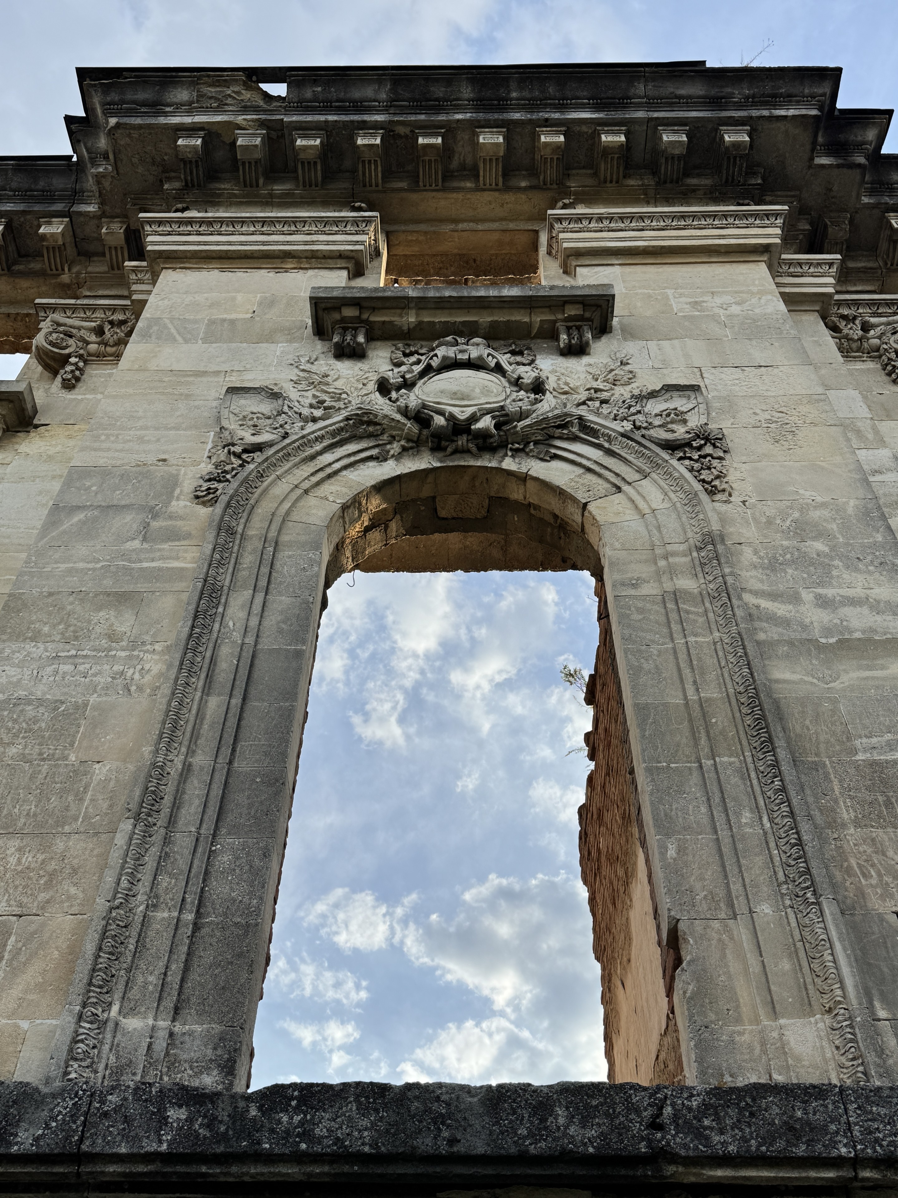 Scoutaround White Logo