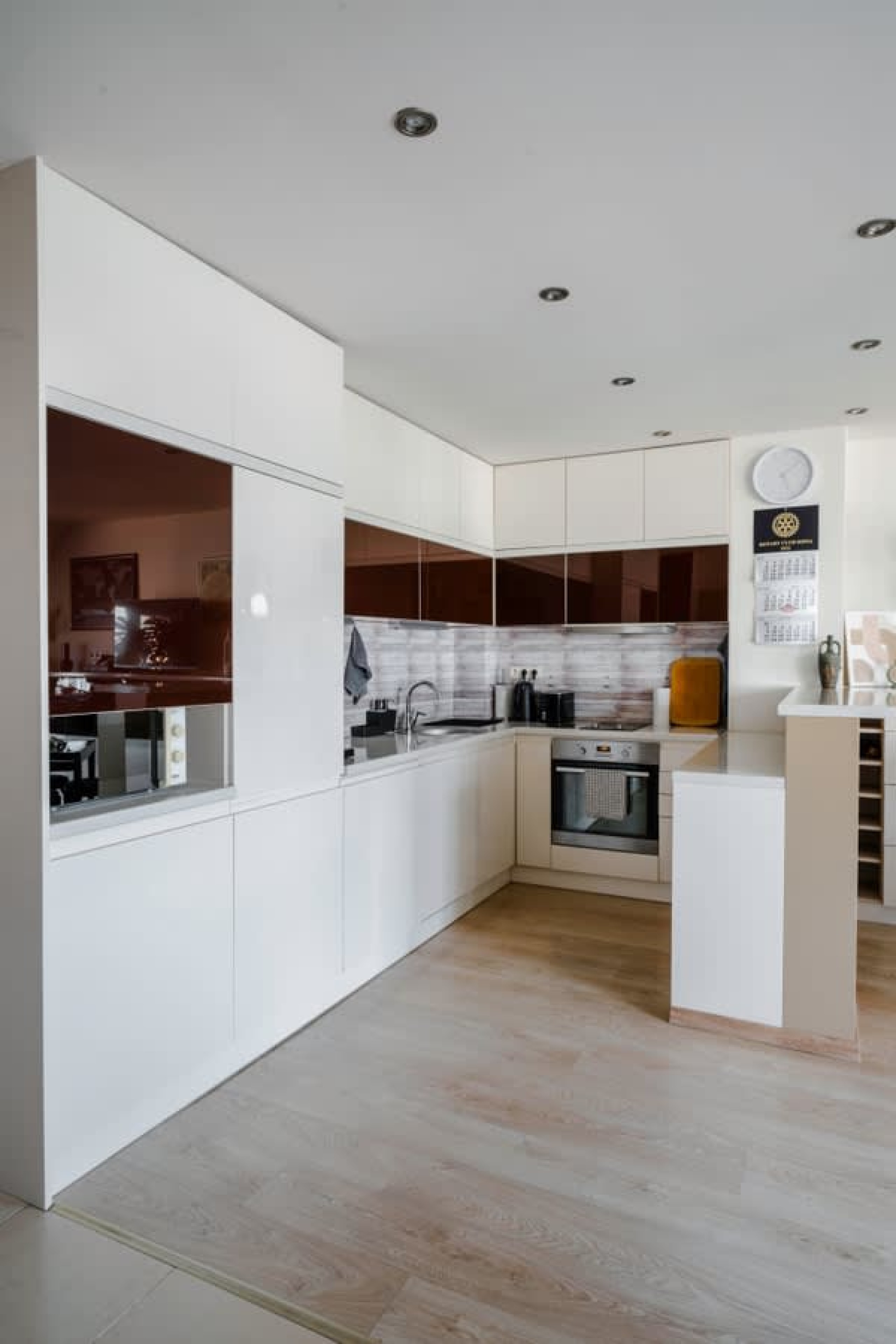 Scoutaround White Logo