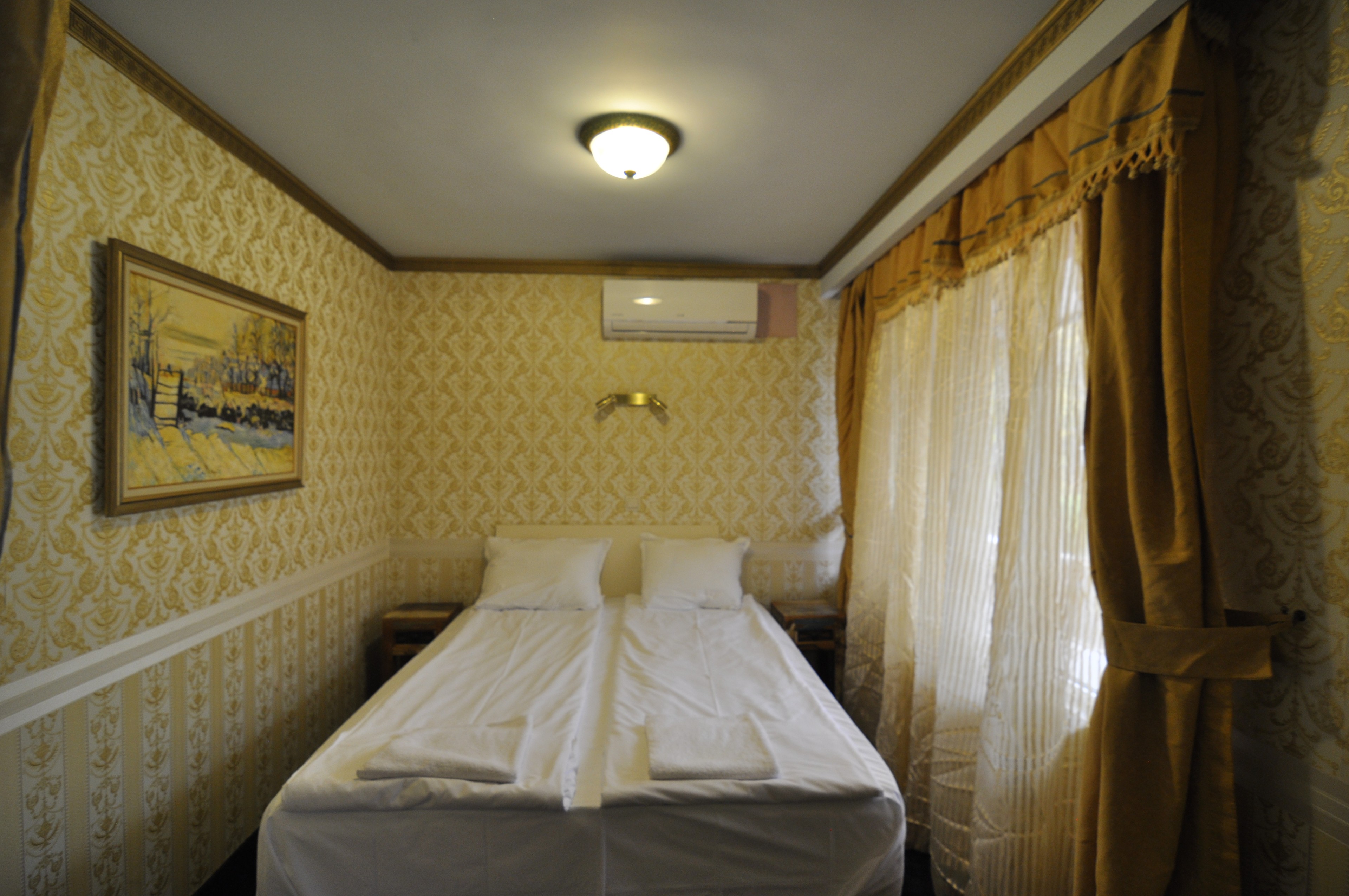 Scoutaround White Logo