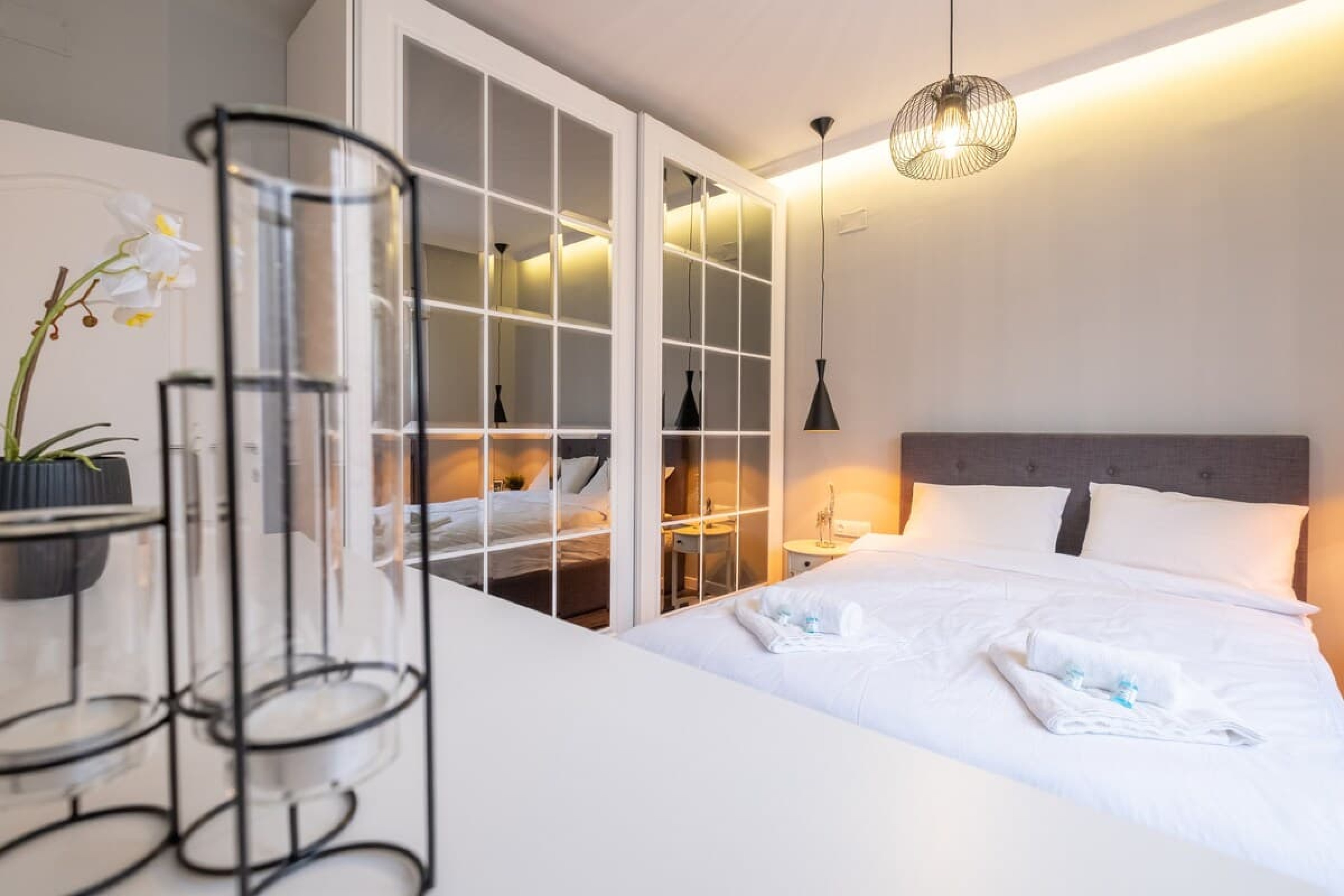 Scoutaround White Logo