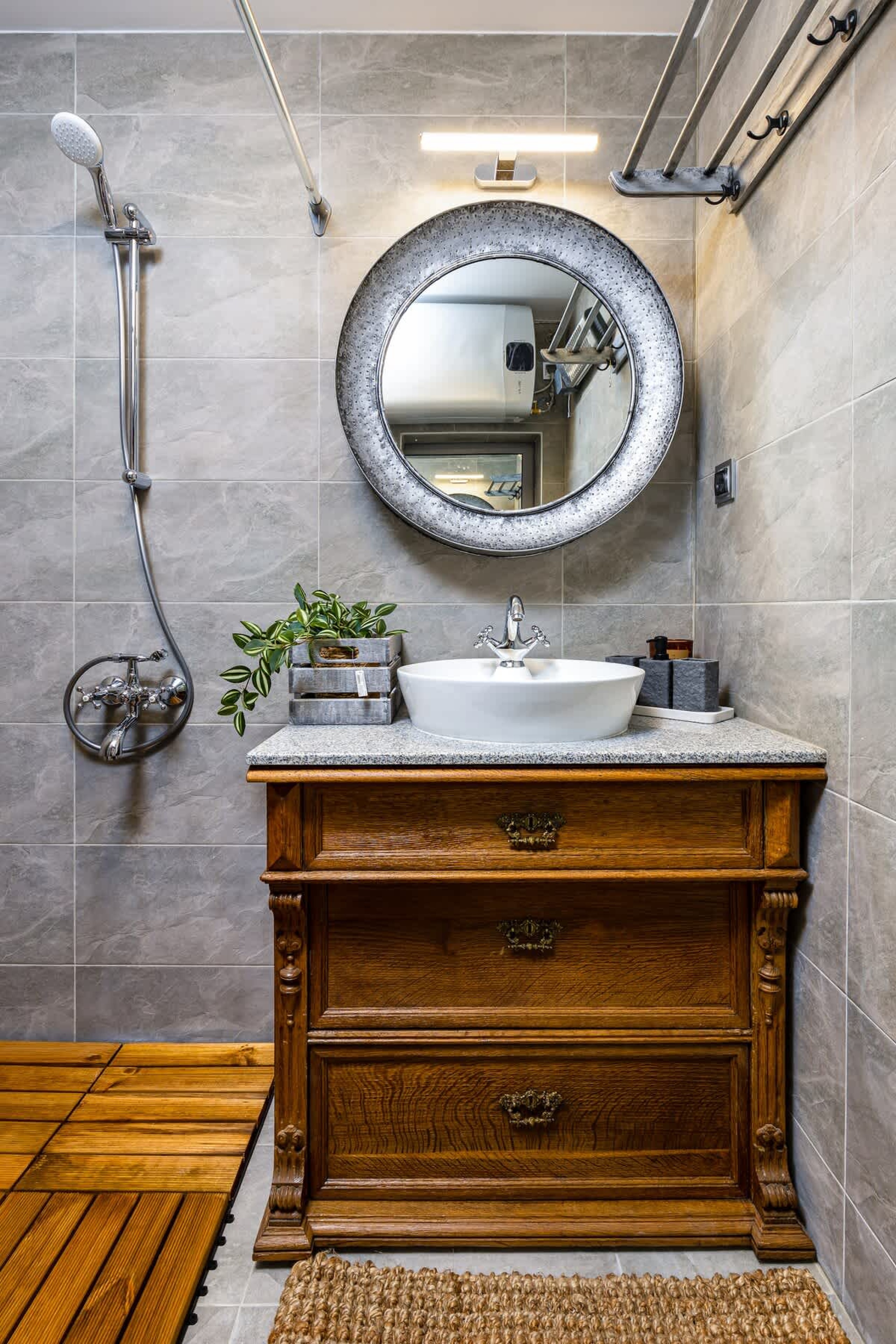 Scoutaround White Logo