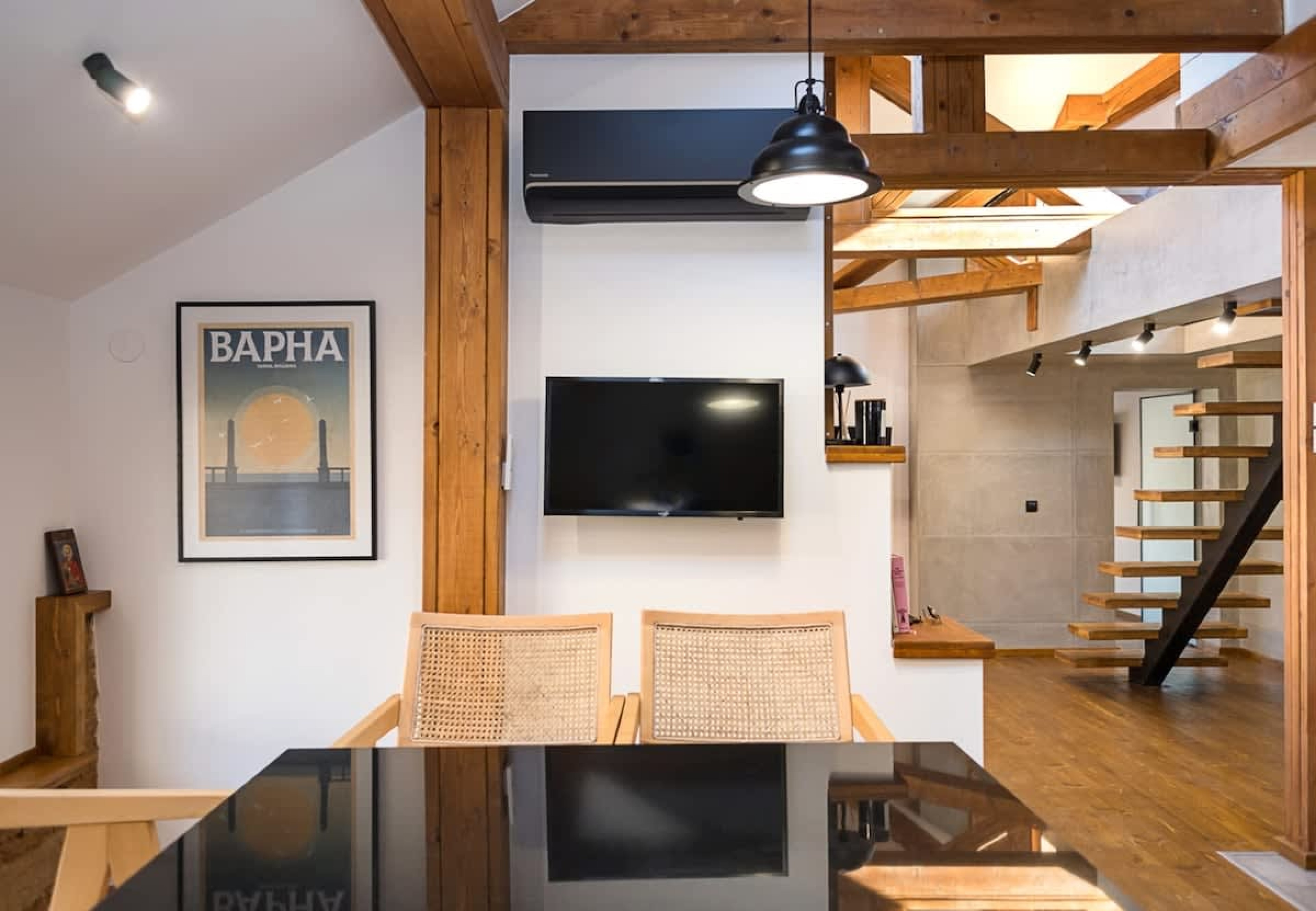 Stylish Maisonette Just Steps from the Sea Garden - Photo 5