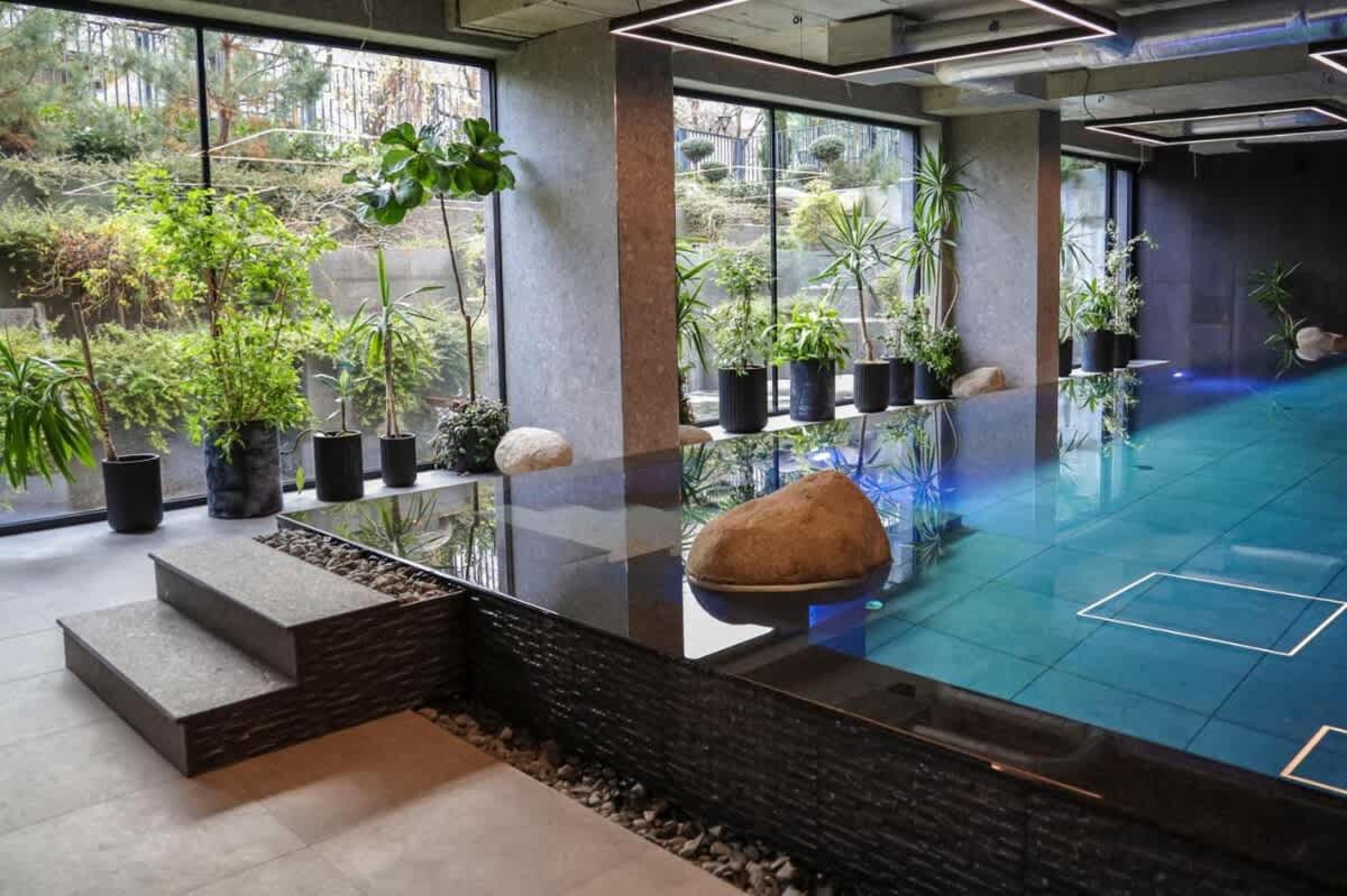 Scoutaround White Logo