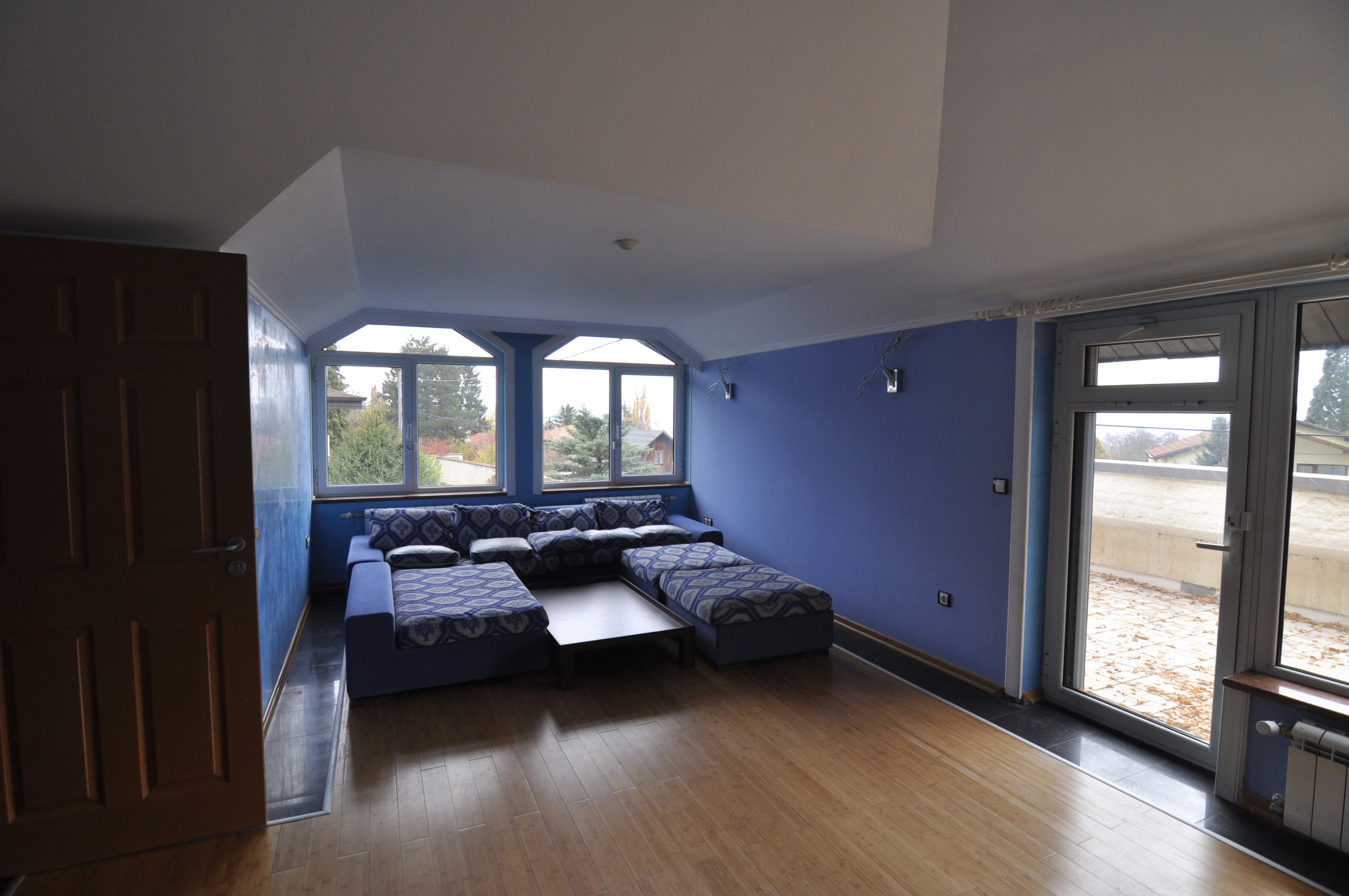 Scoutaround White Logo