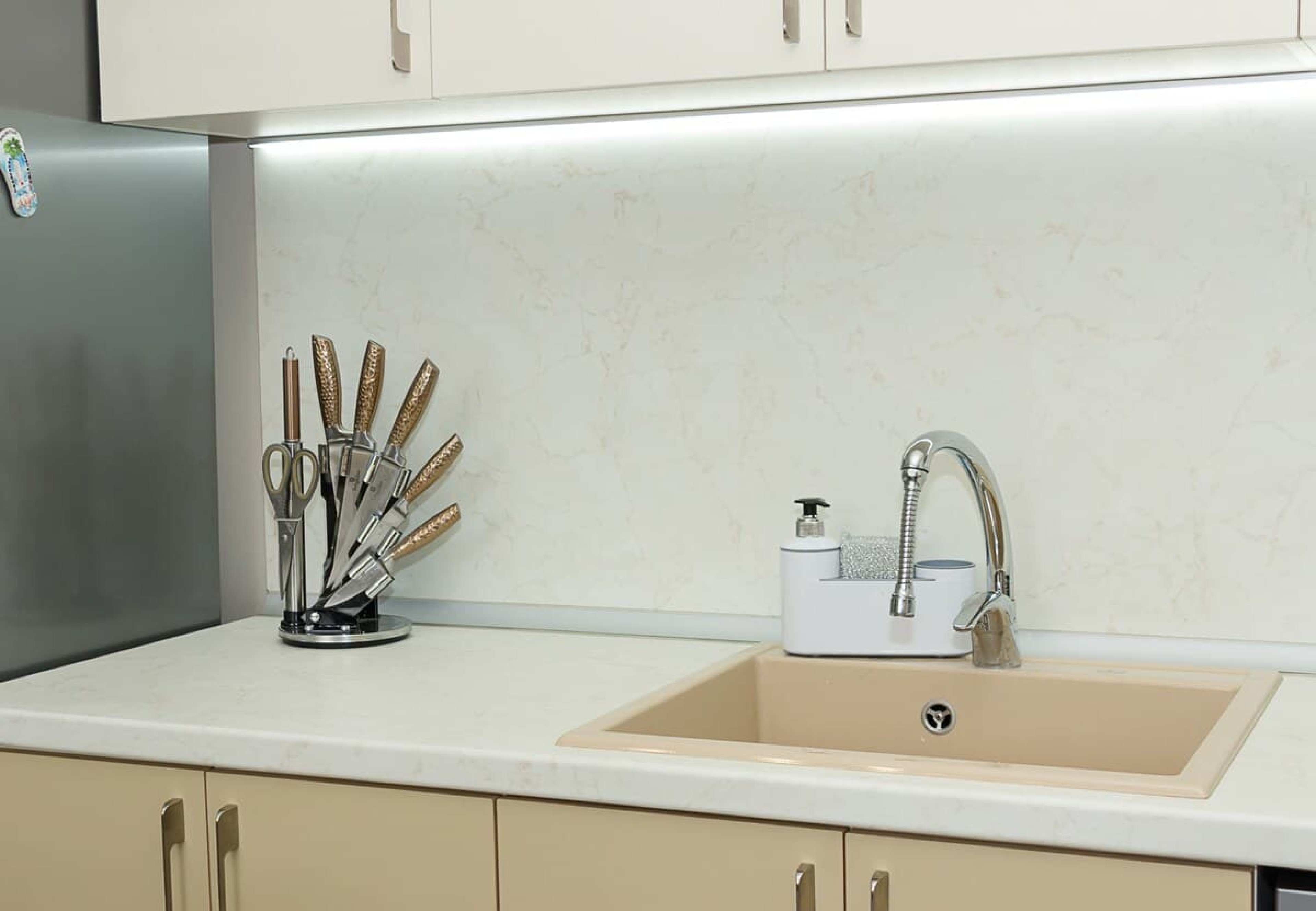 Scoutaround White Logo