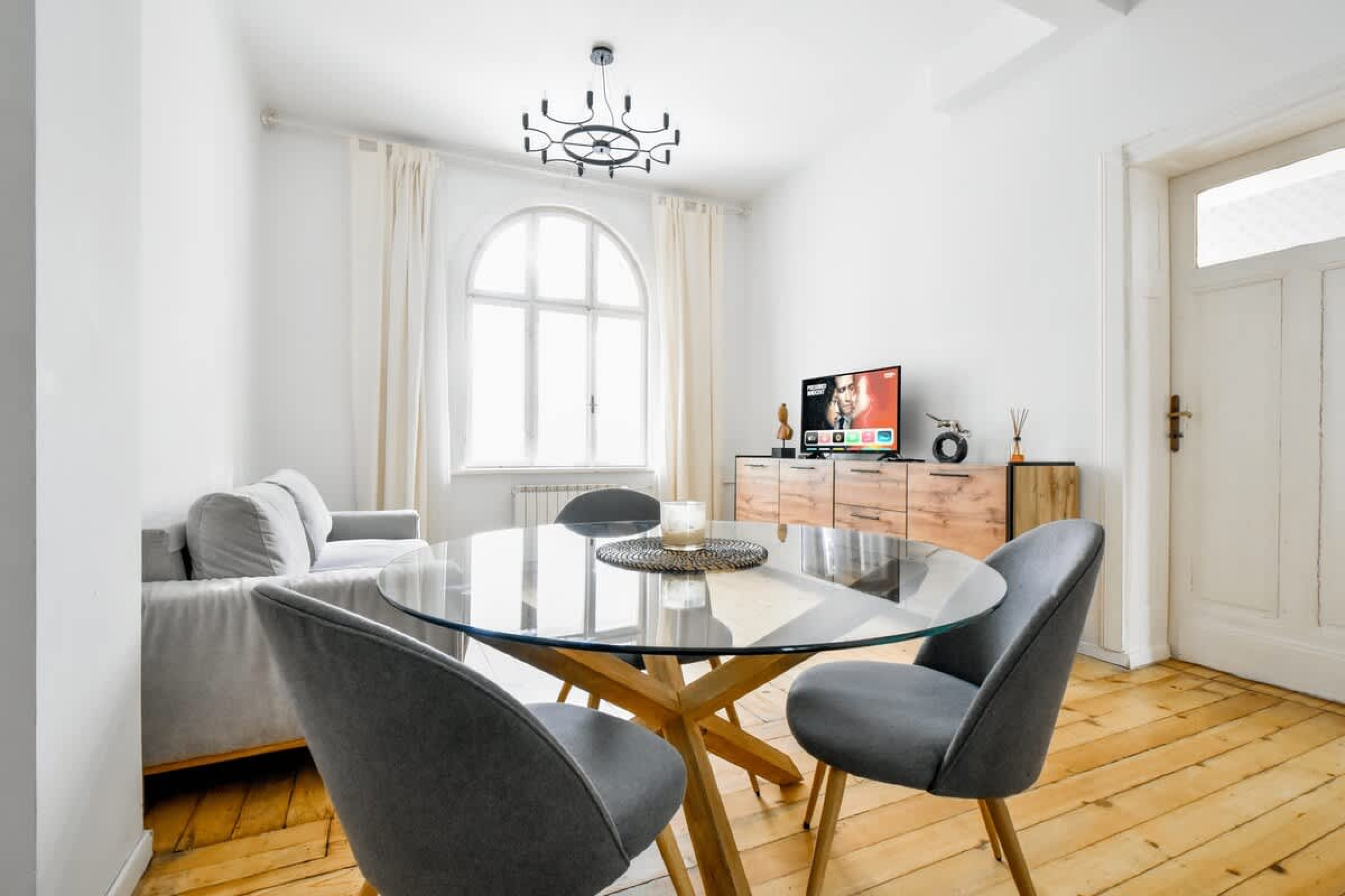 Scoutaround White Logo