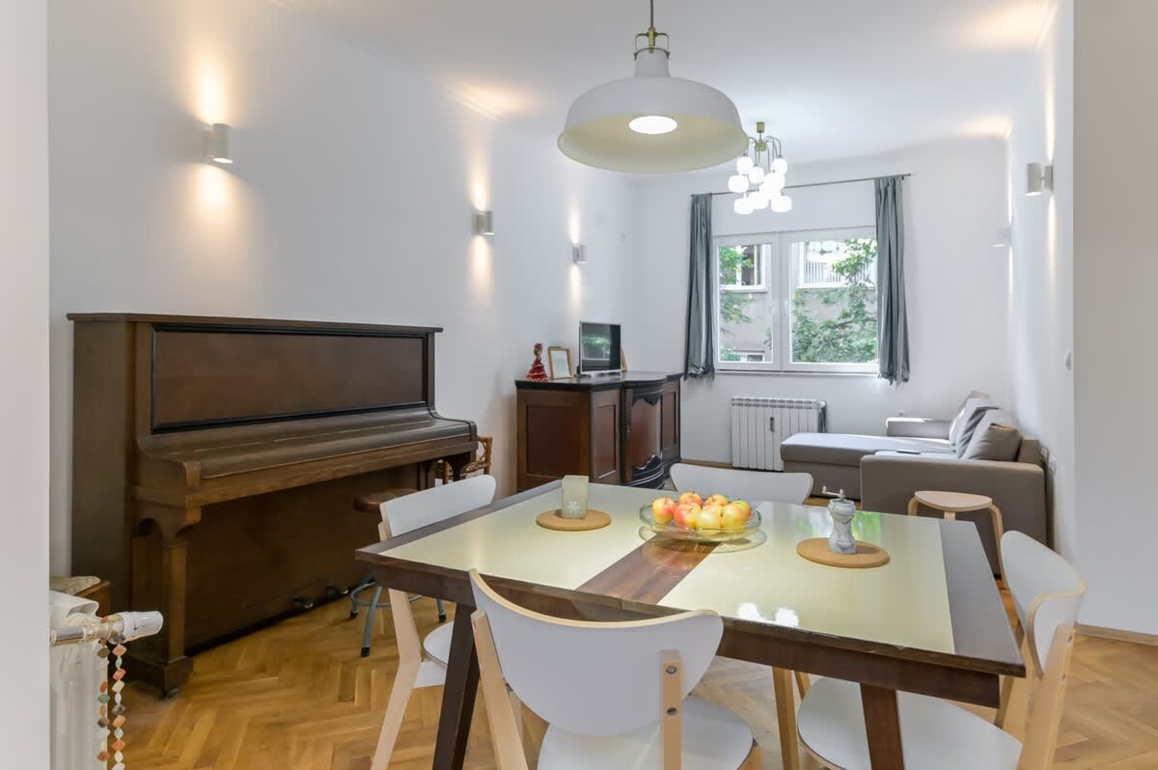 Scoutaround White Logo