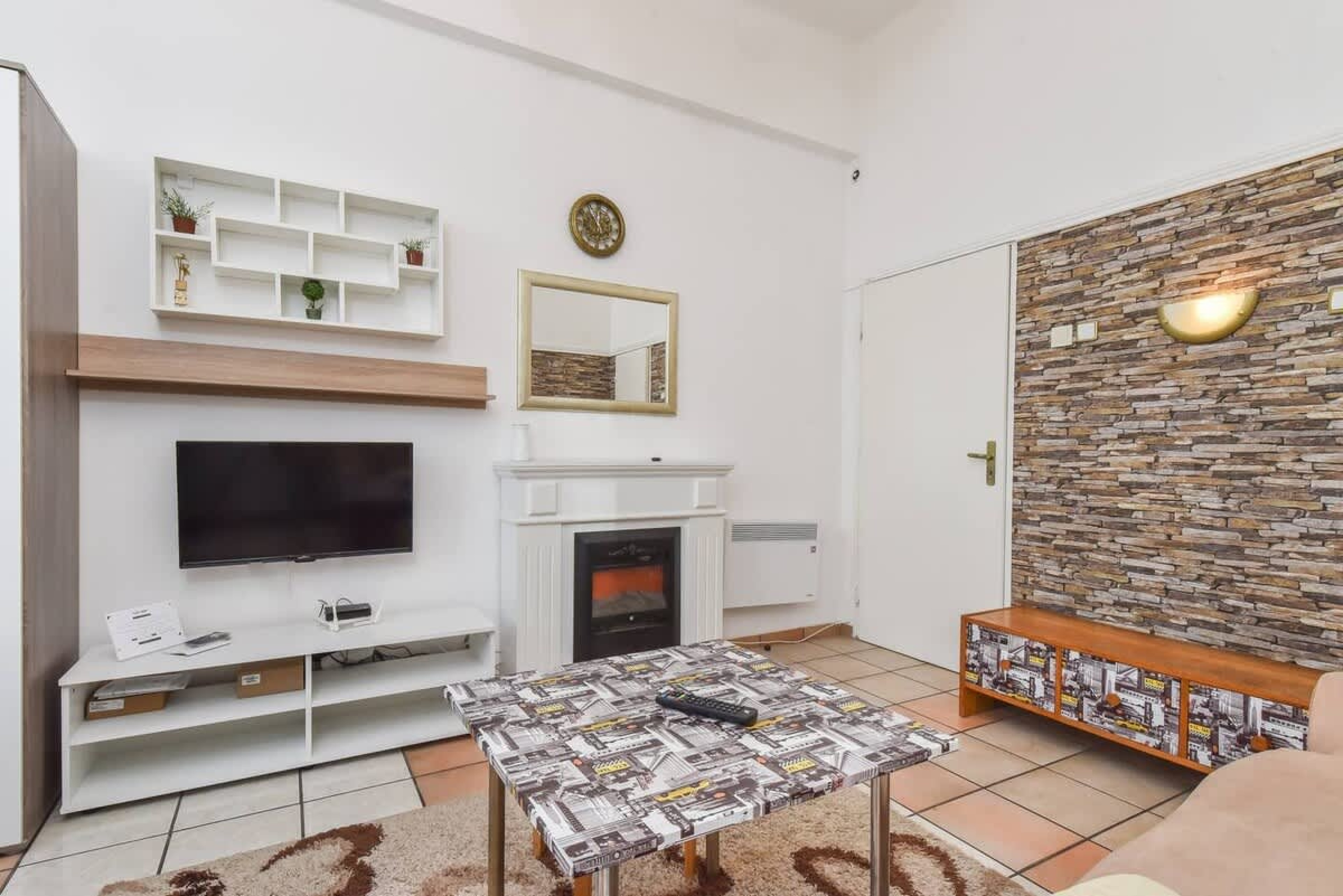 Historical Lion's Bridge 1-Bedroom Apartment - Photo 16