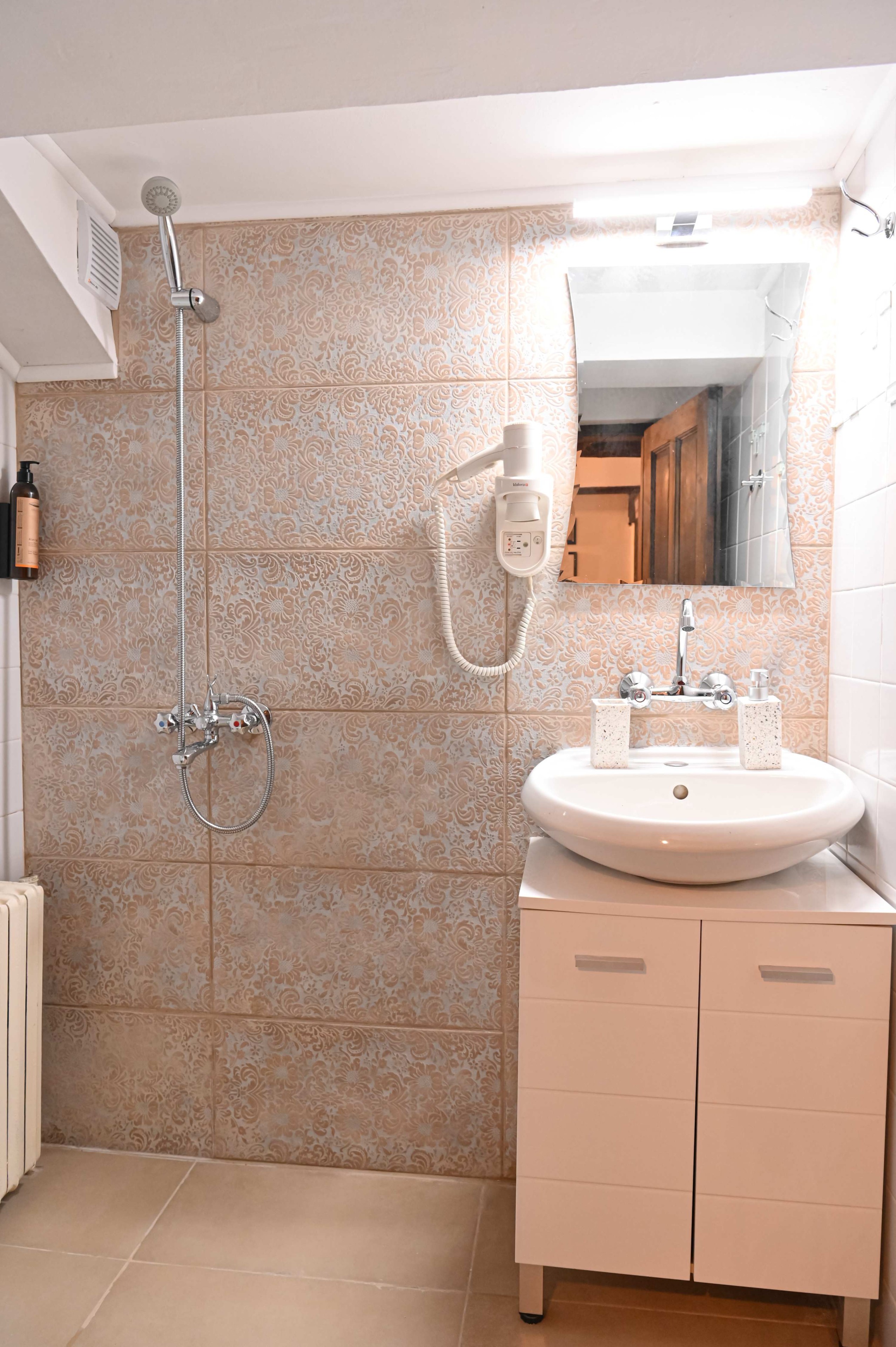 Scoutaround White Logo