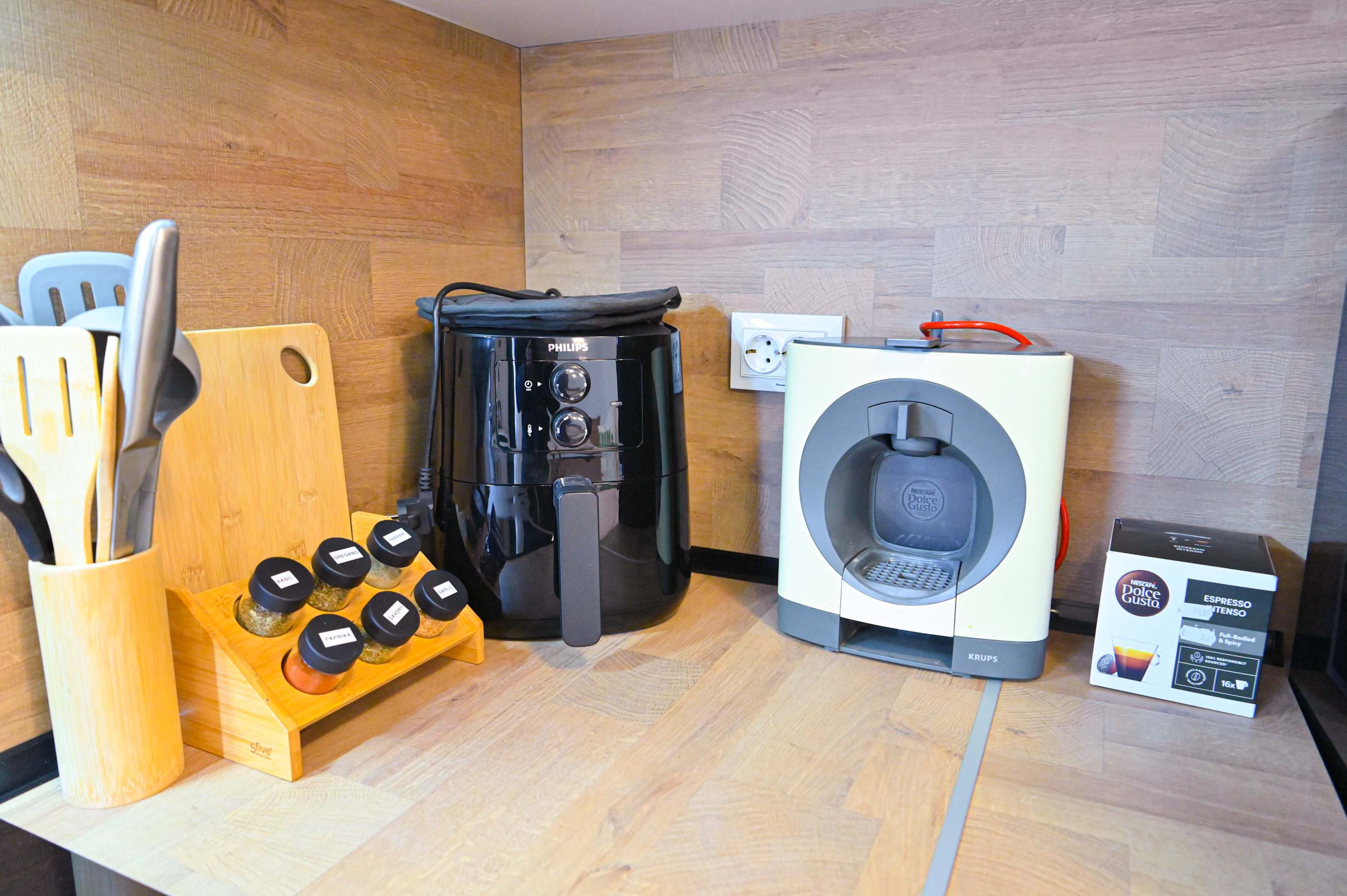 Scoutaround White Logo