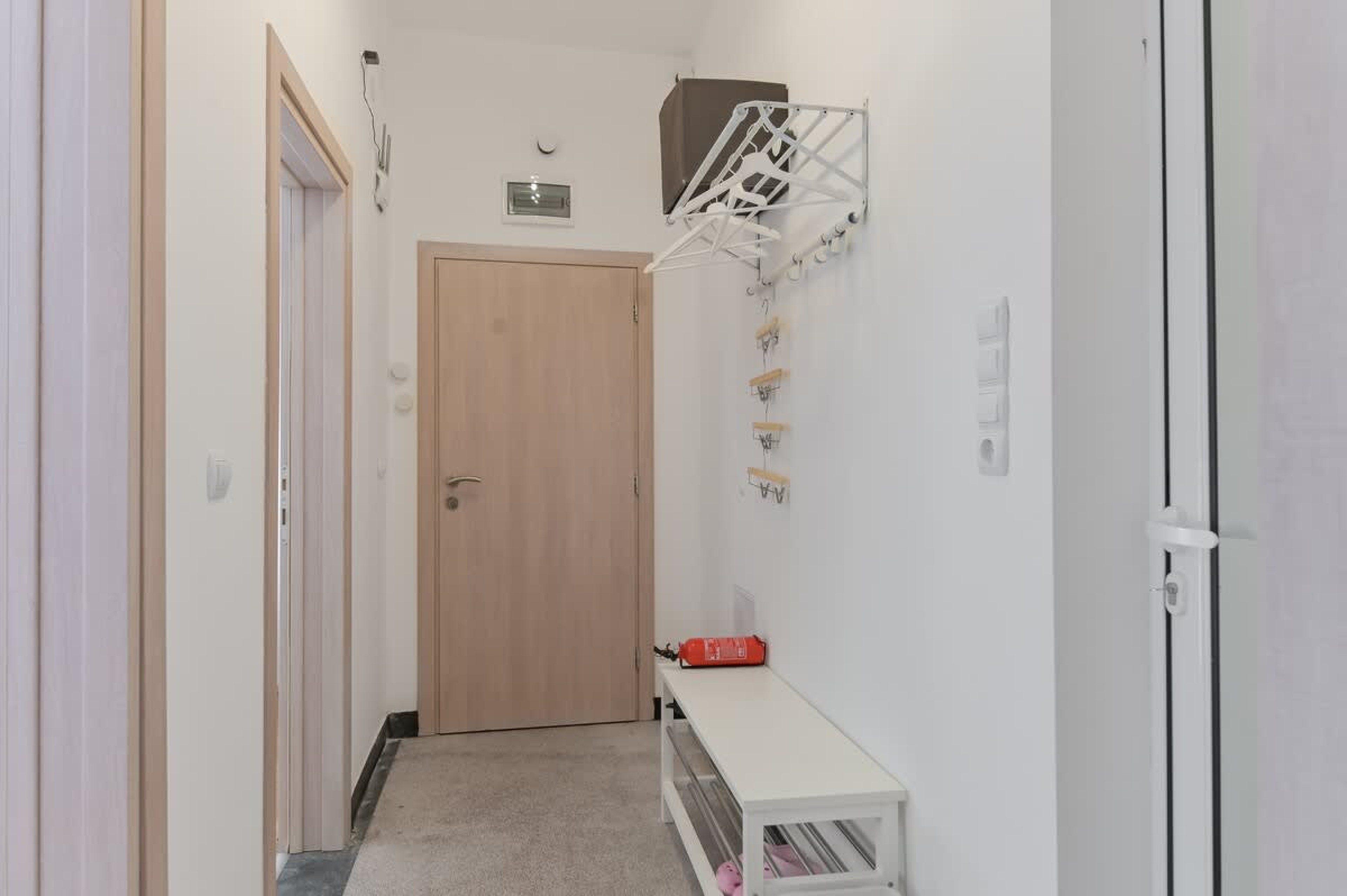 Scoutaround White Logo