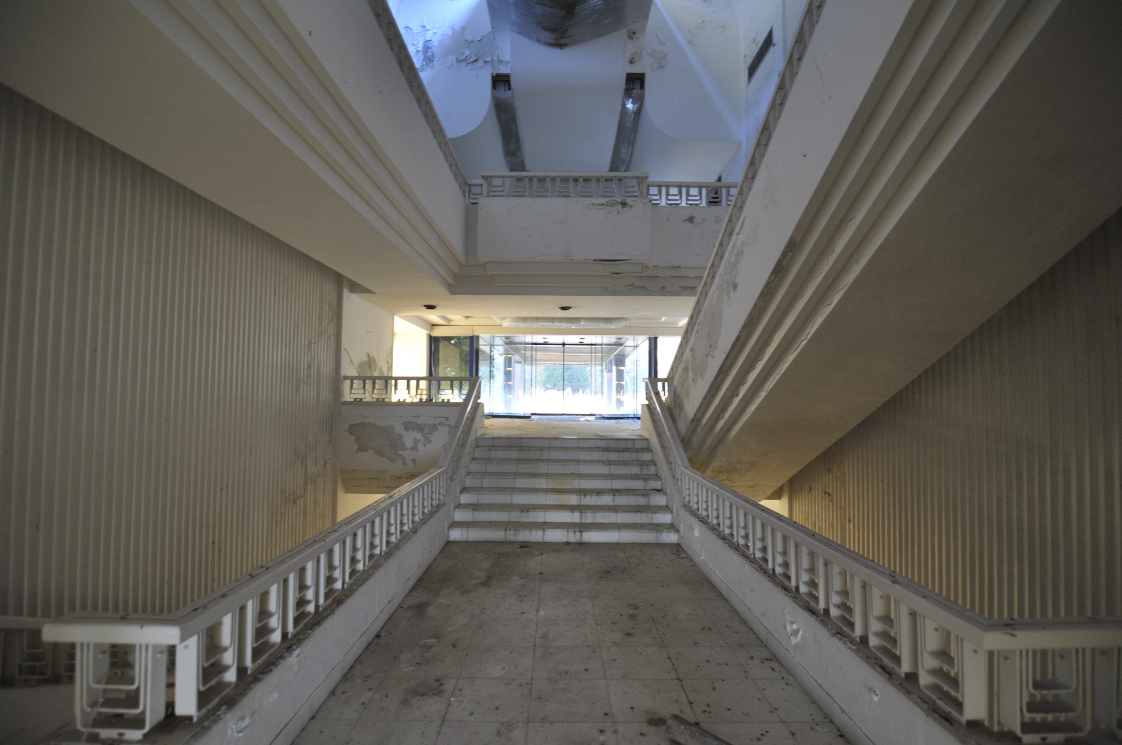 Scoutaround White Logo