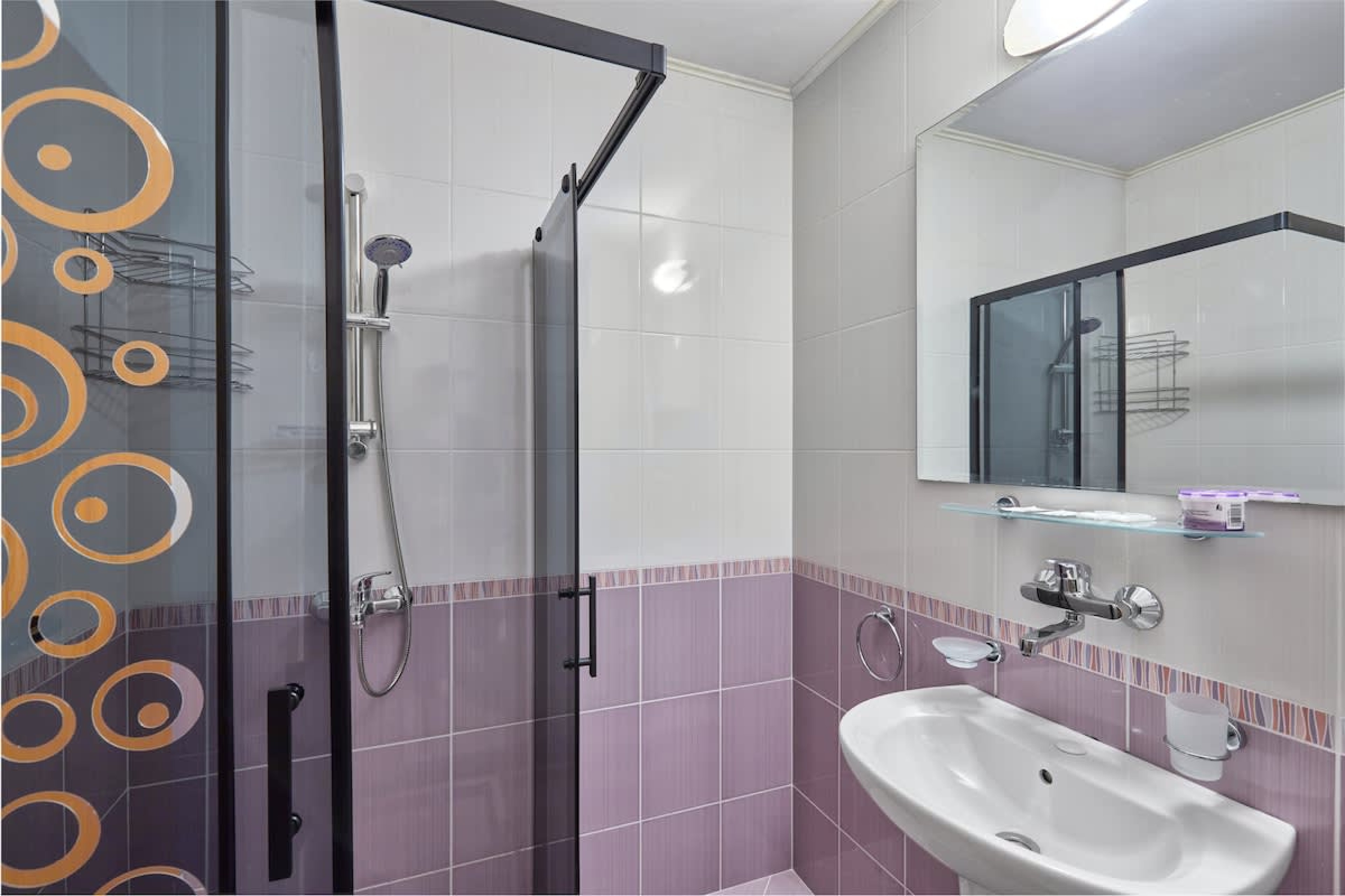 Scoutaround White Logo