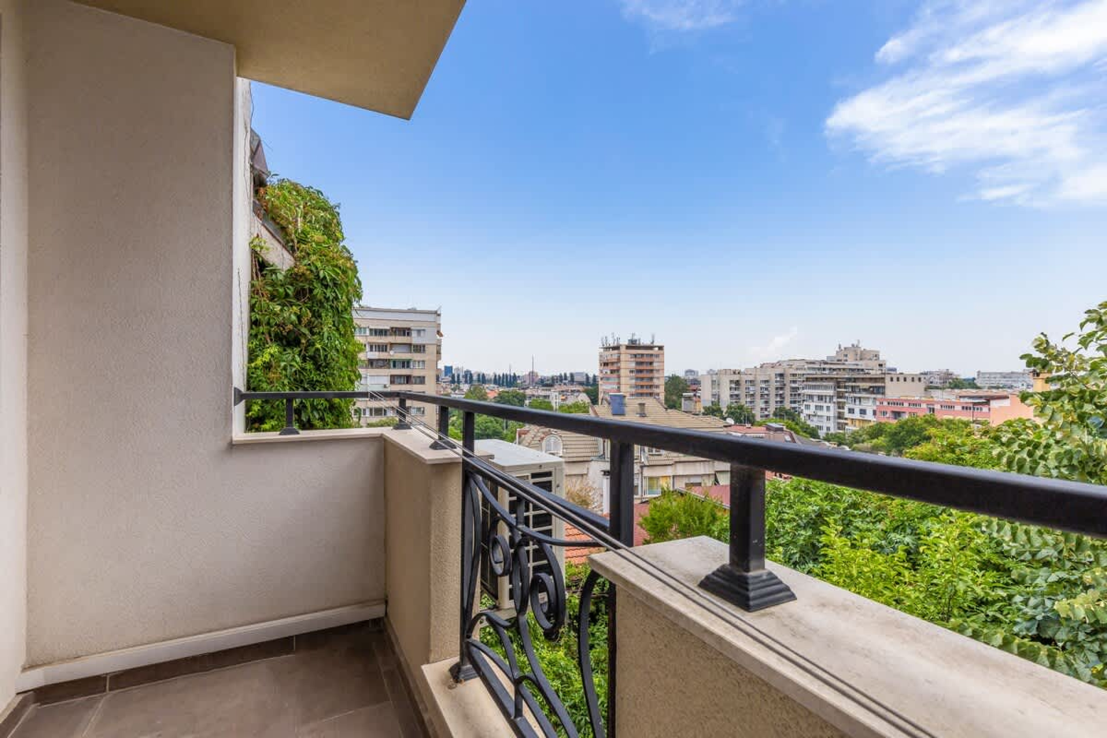 Scoutaround White Logo