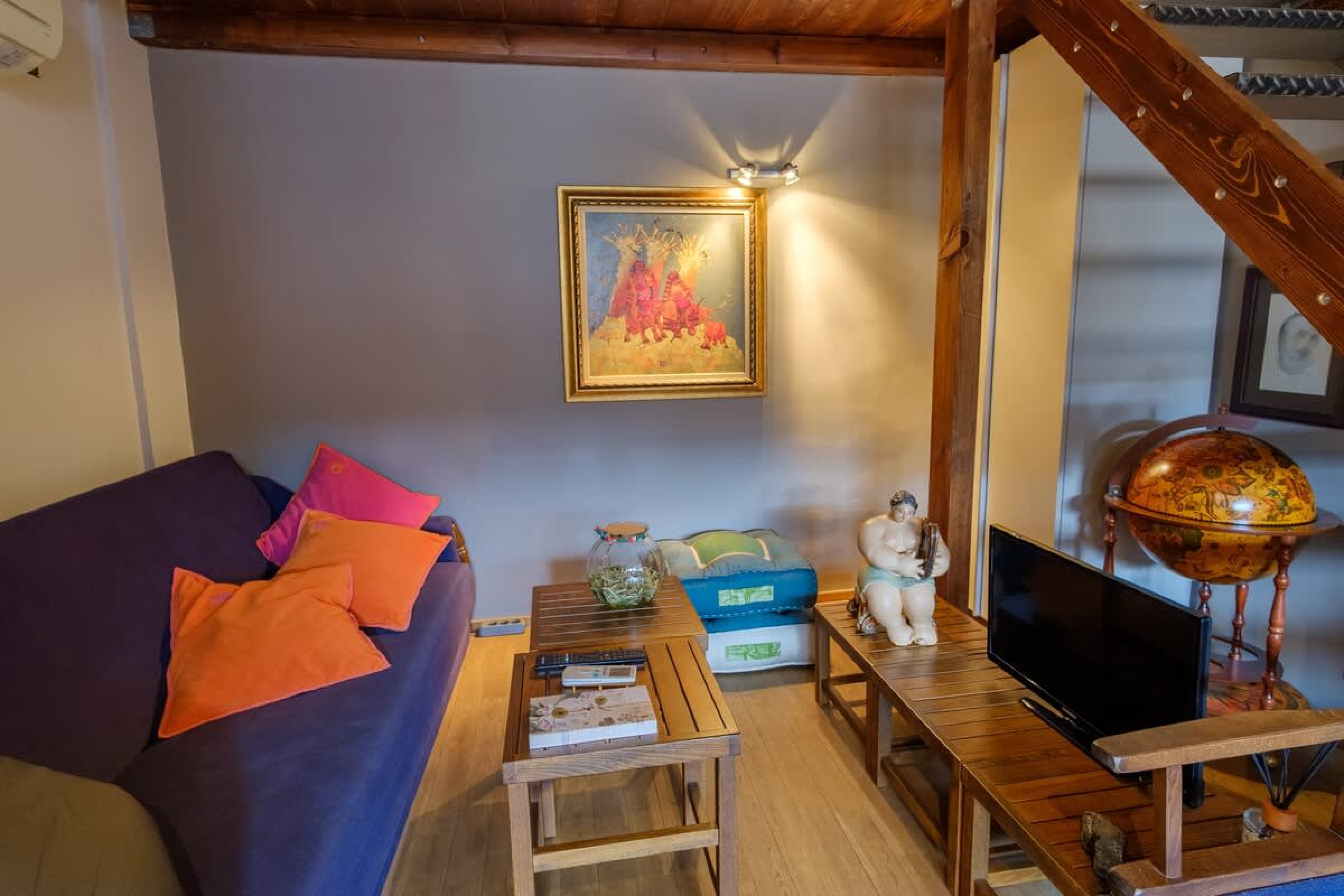 Scoutaround White Logo