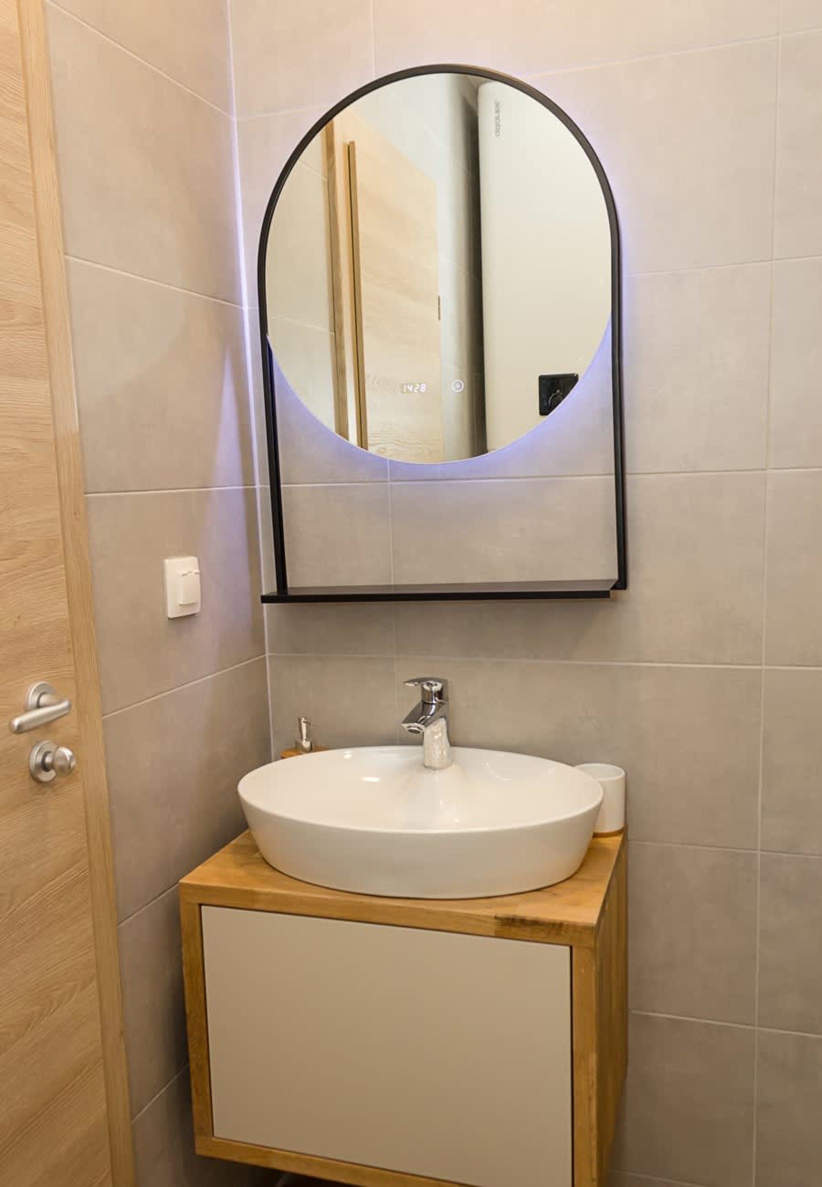 Scoutaround White Logo