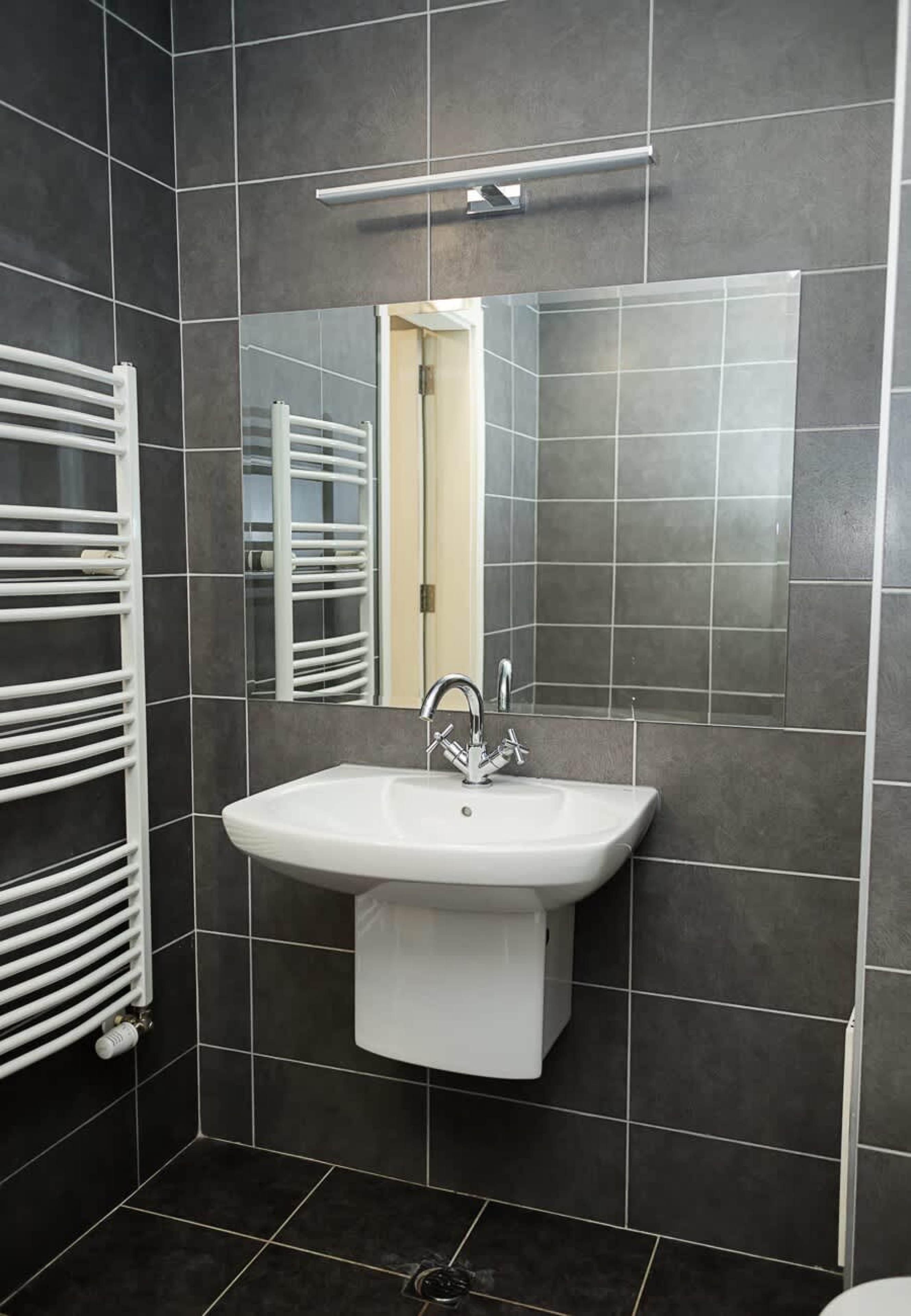 Scoutaround White Logo