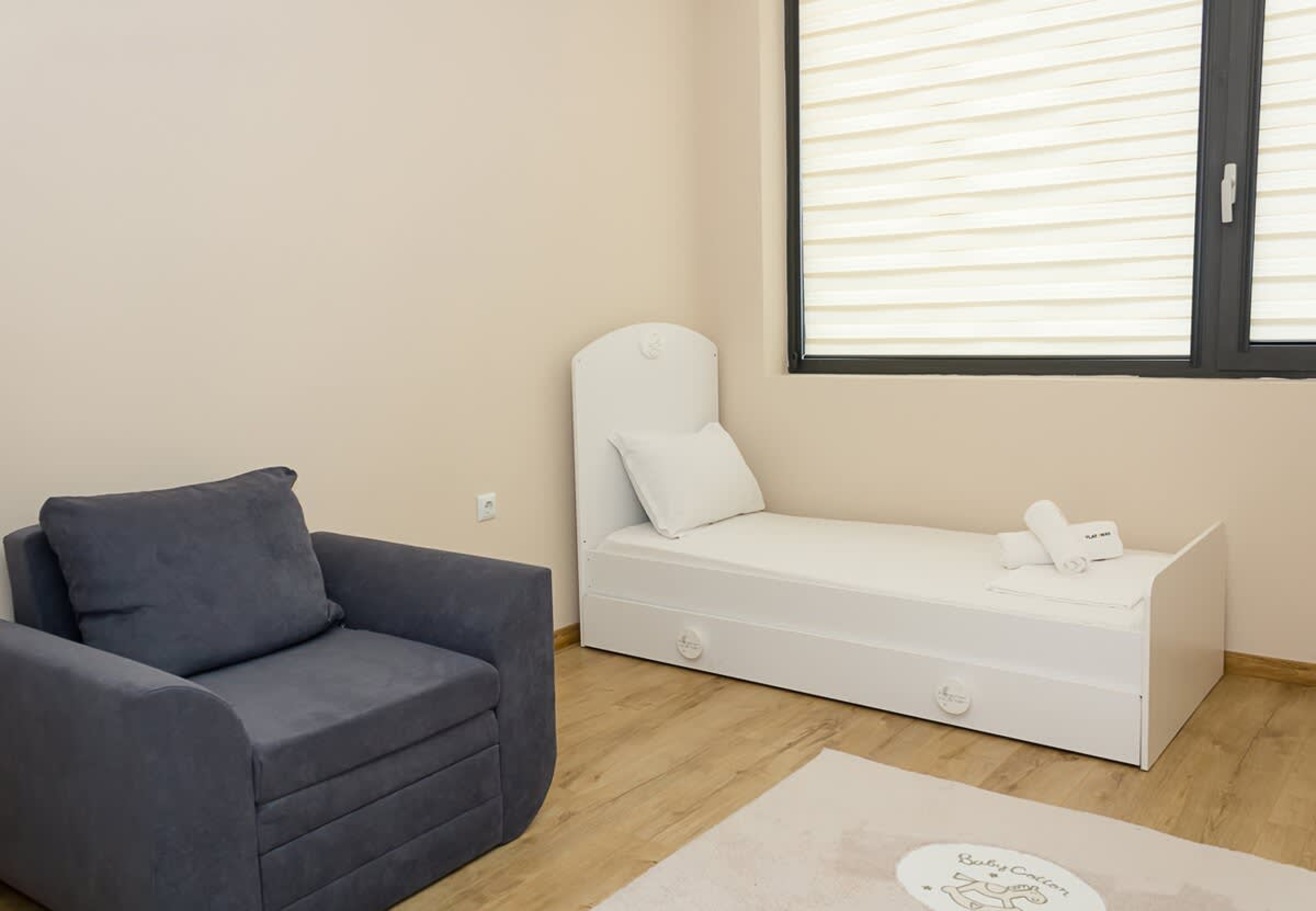 Scoutaround White Logo