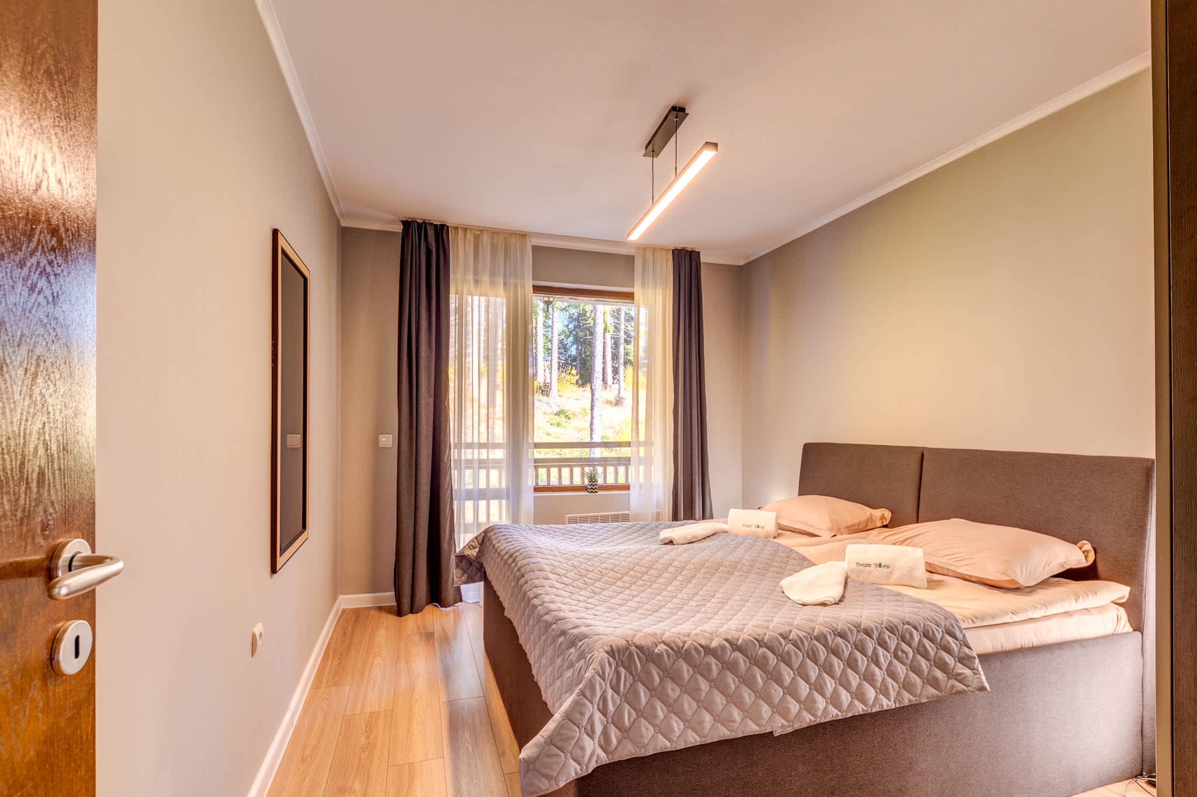 Scoutaround White Logo