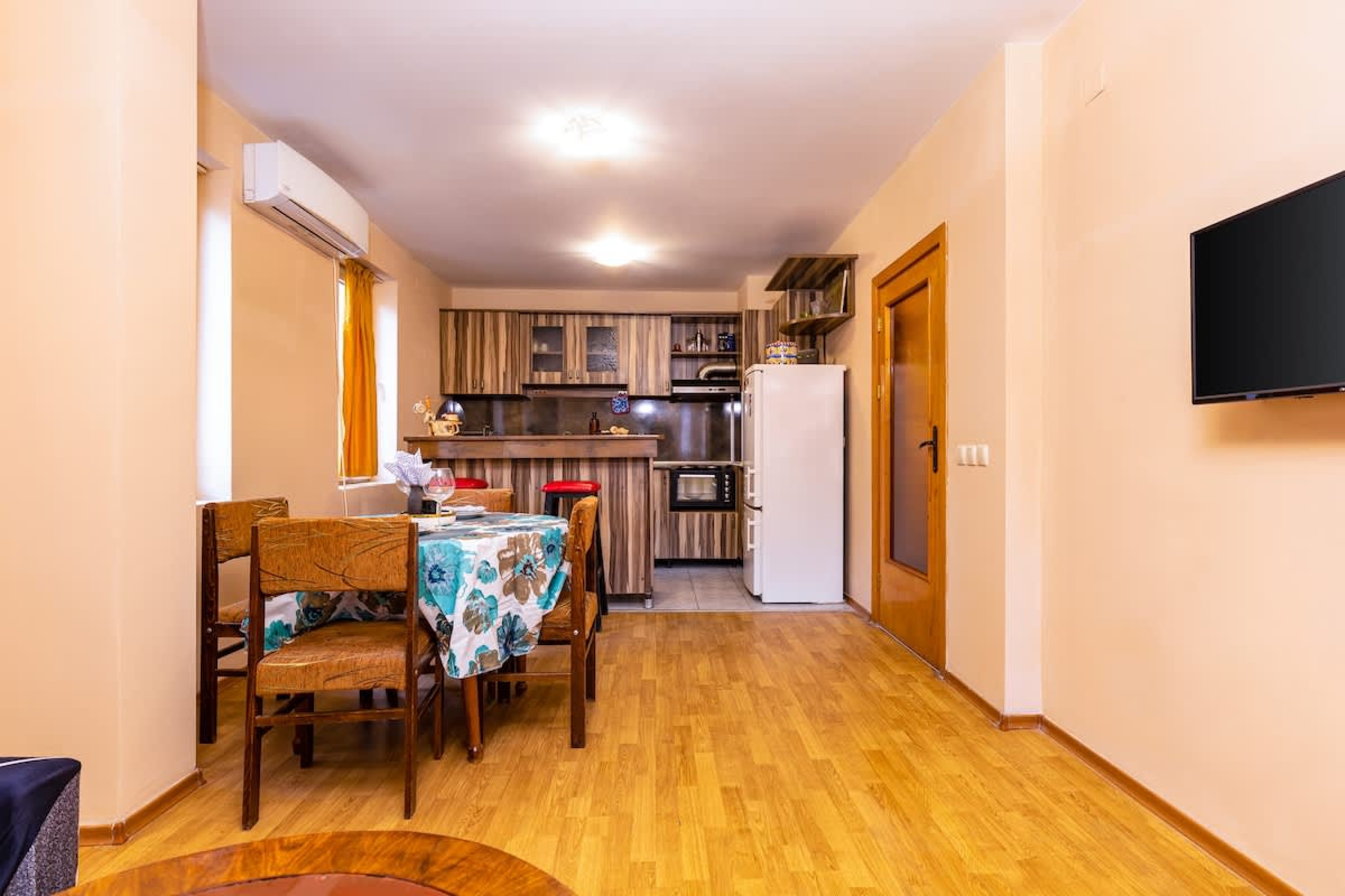 Scoutaround White Logo