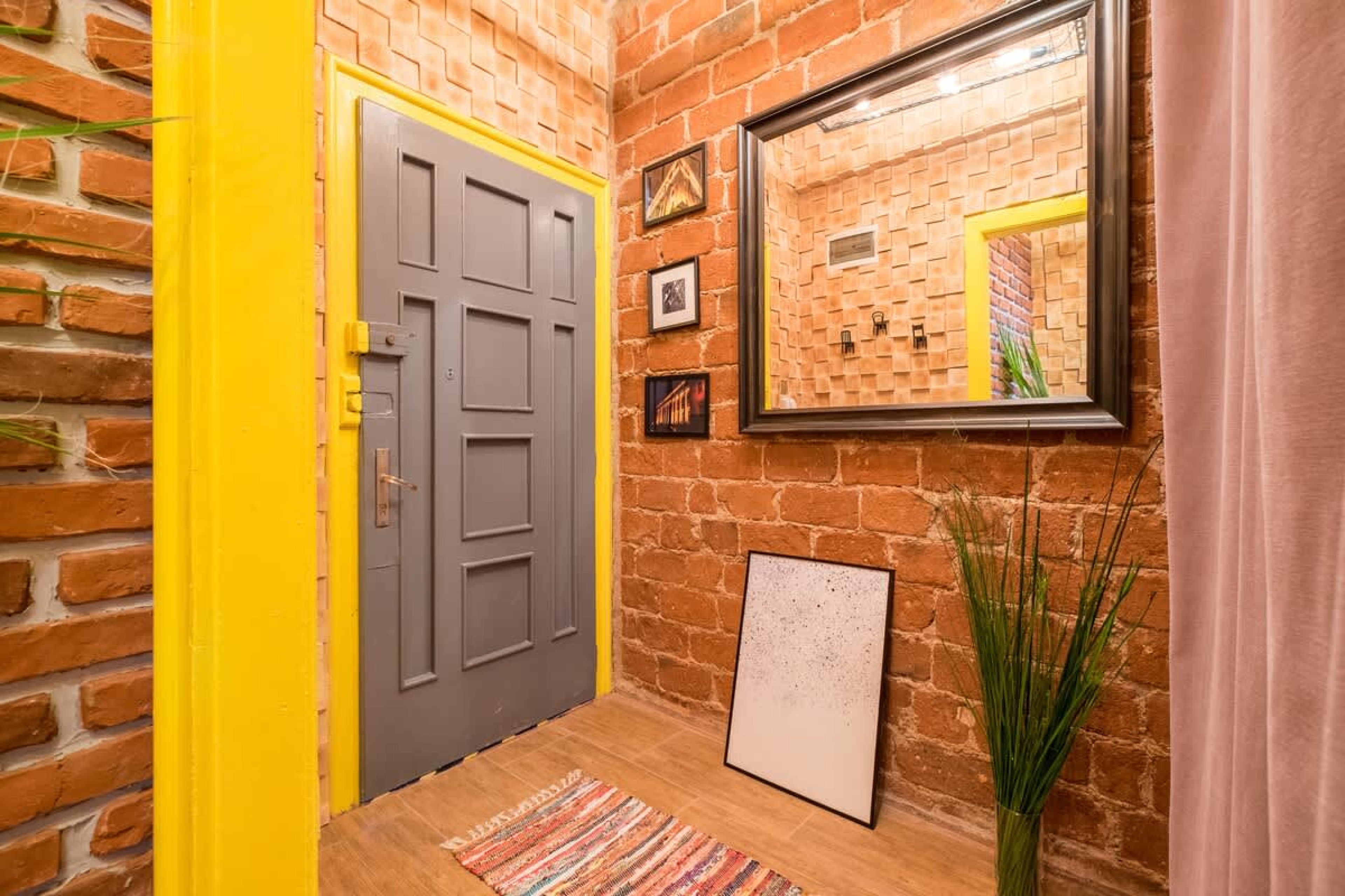 Scoutaround White Logo