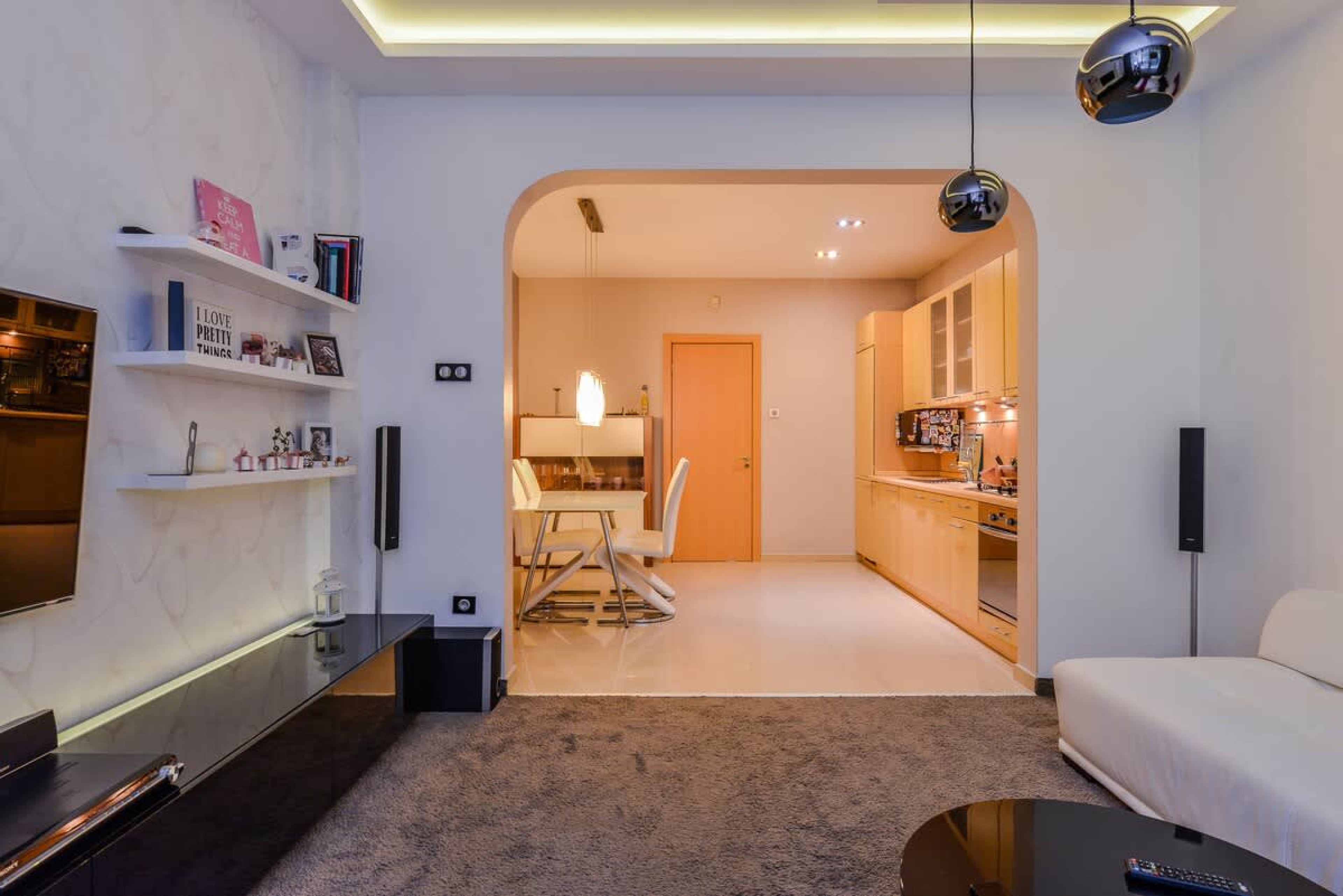 Extravaganzzo - Super Central One Bedroom Modern - Photo 12