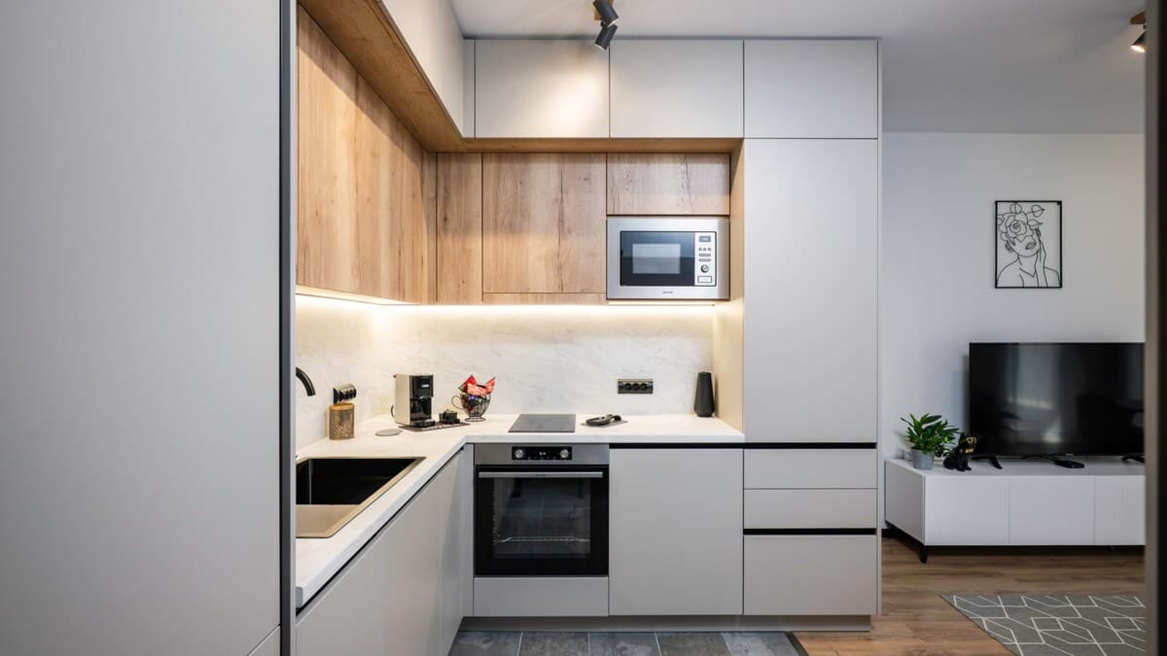 Scoutaround White Logo