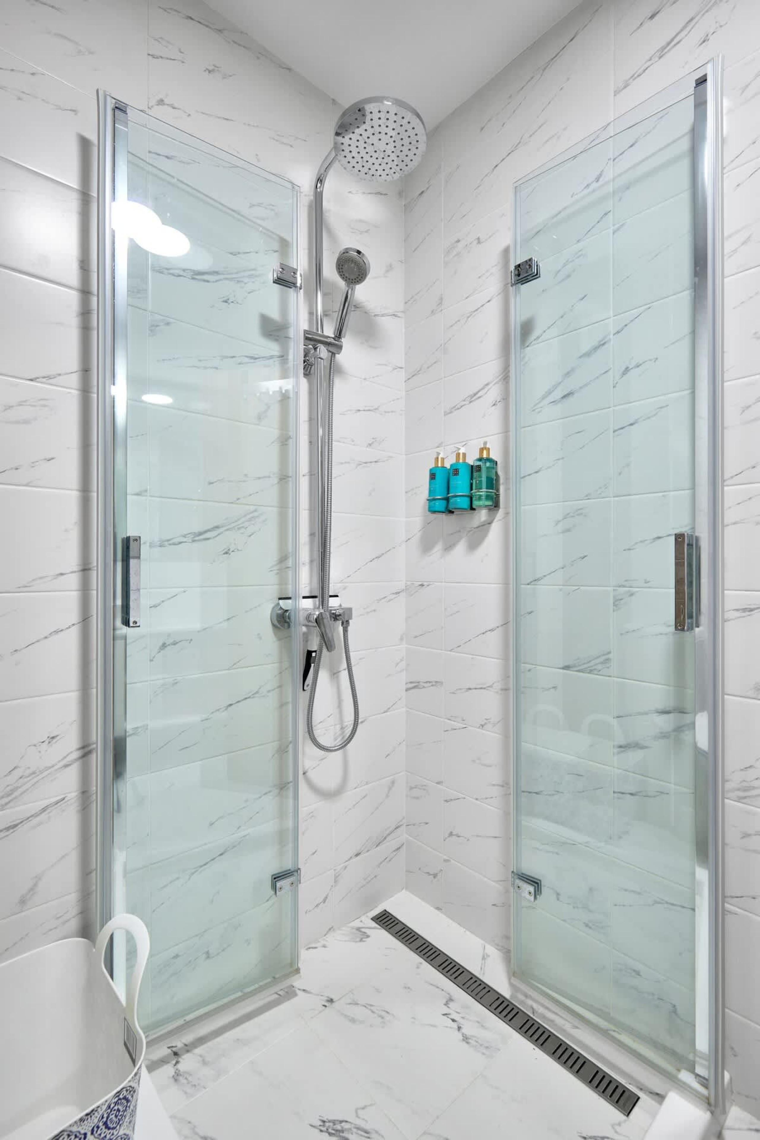 Scoutaround White Logo