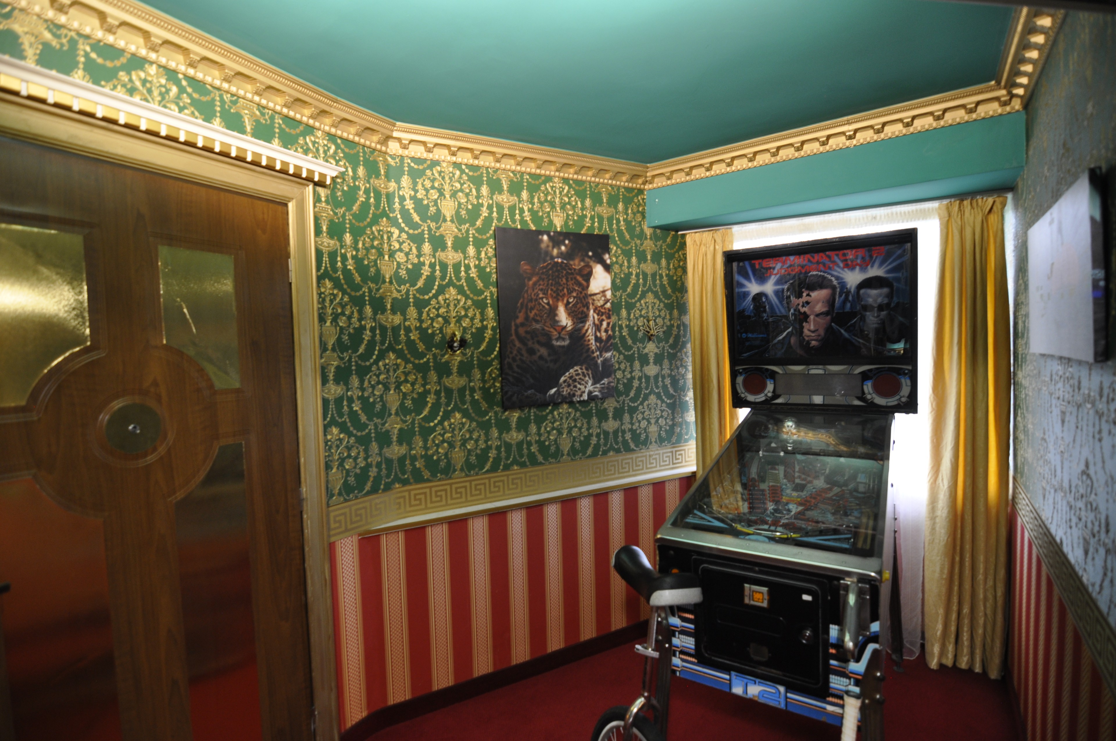 Scoutaround White Logo