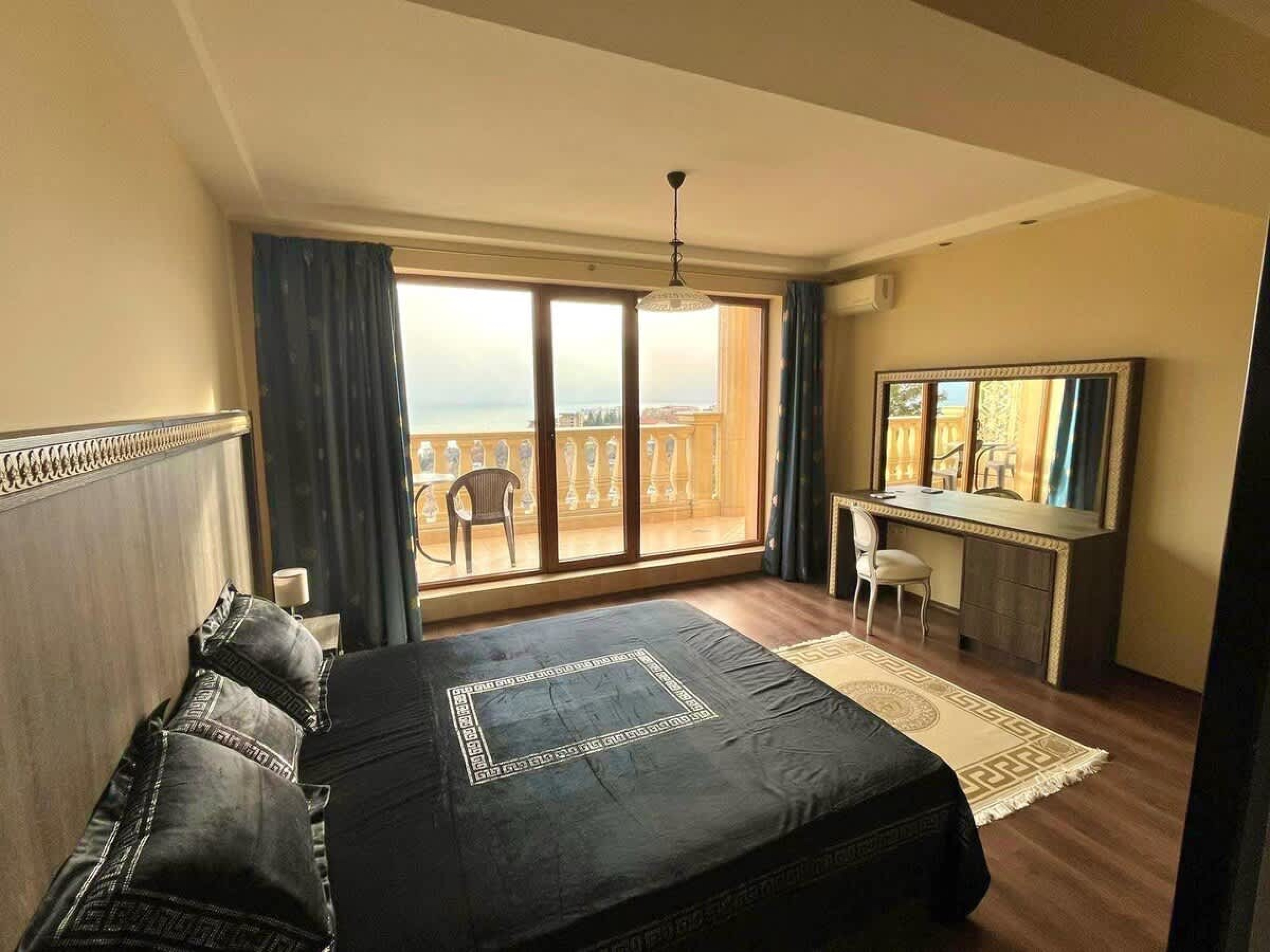 Elegant Apartment with Balcony in Argisht Palace - Photo 15