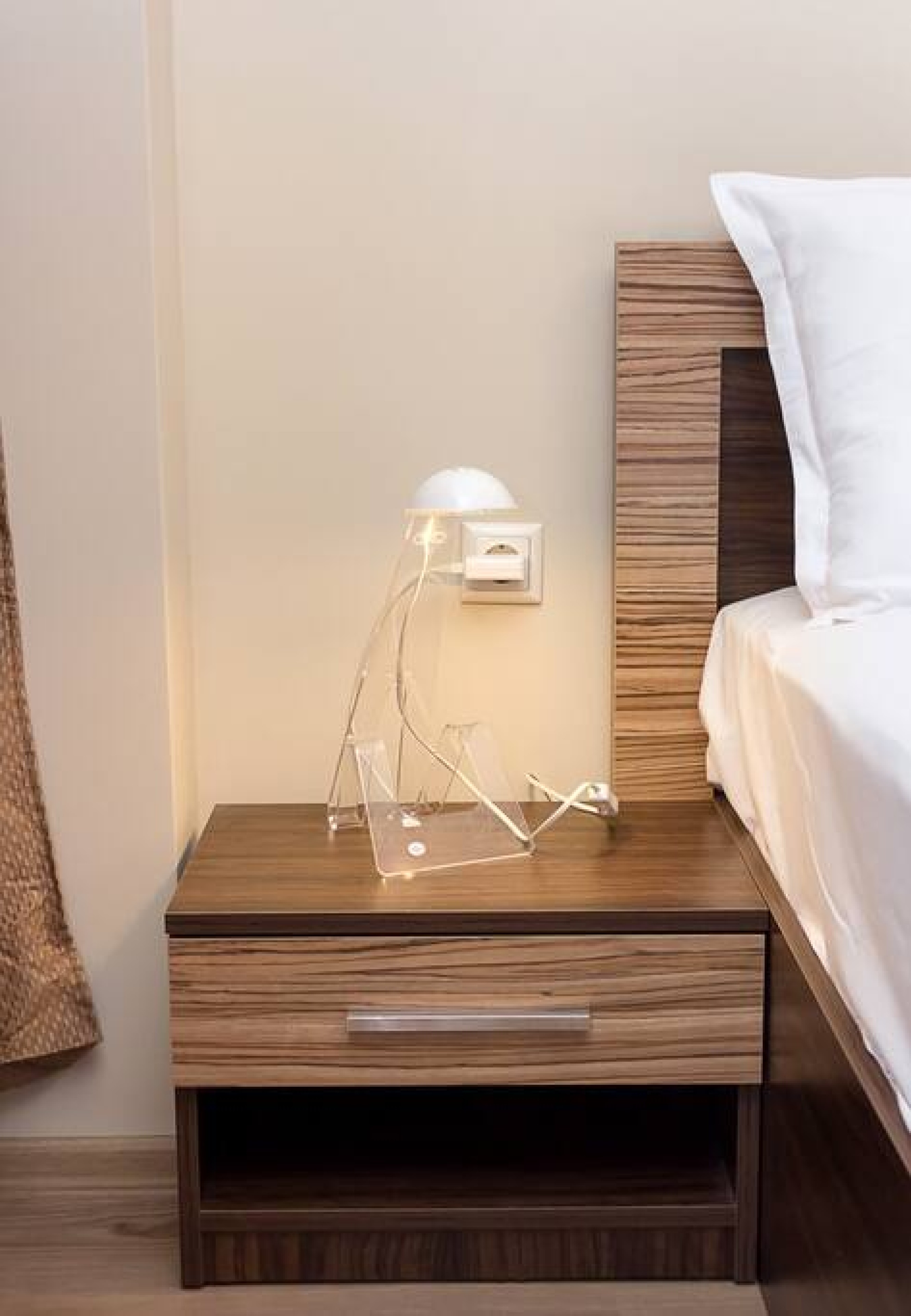 Scoutaround White Logo