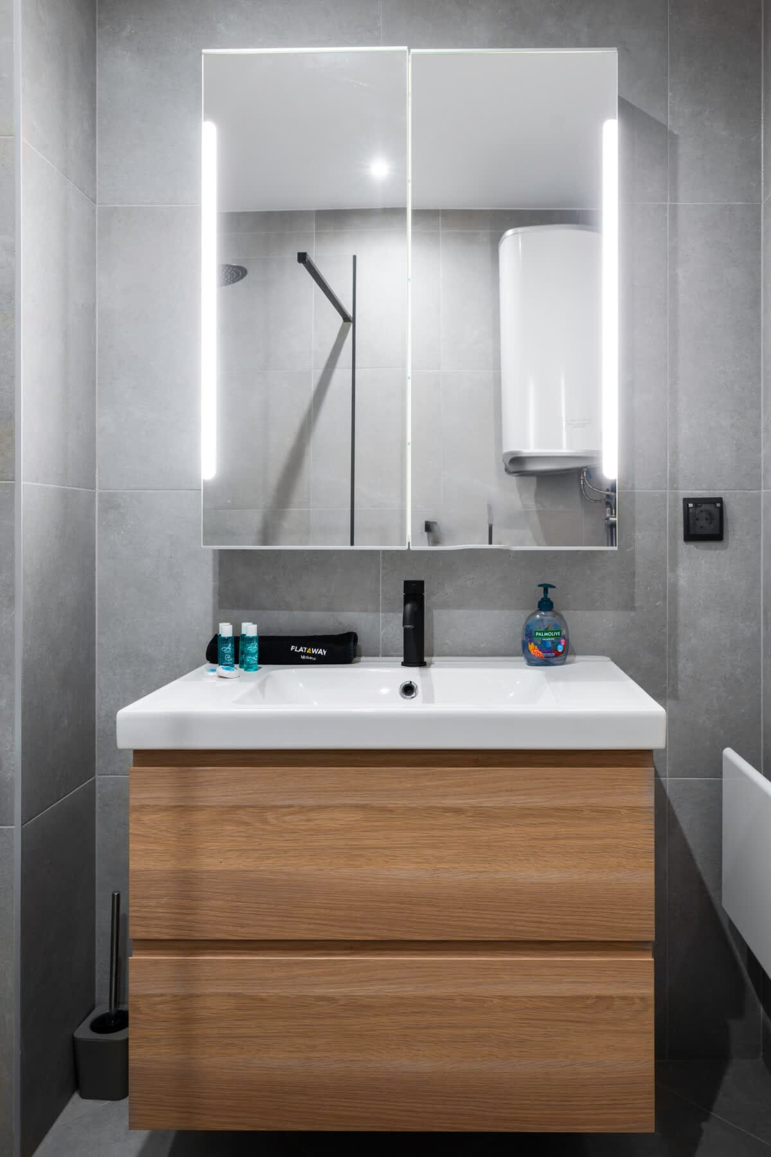 Scoutaround White Logo