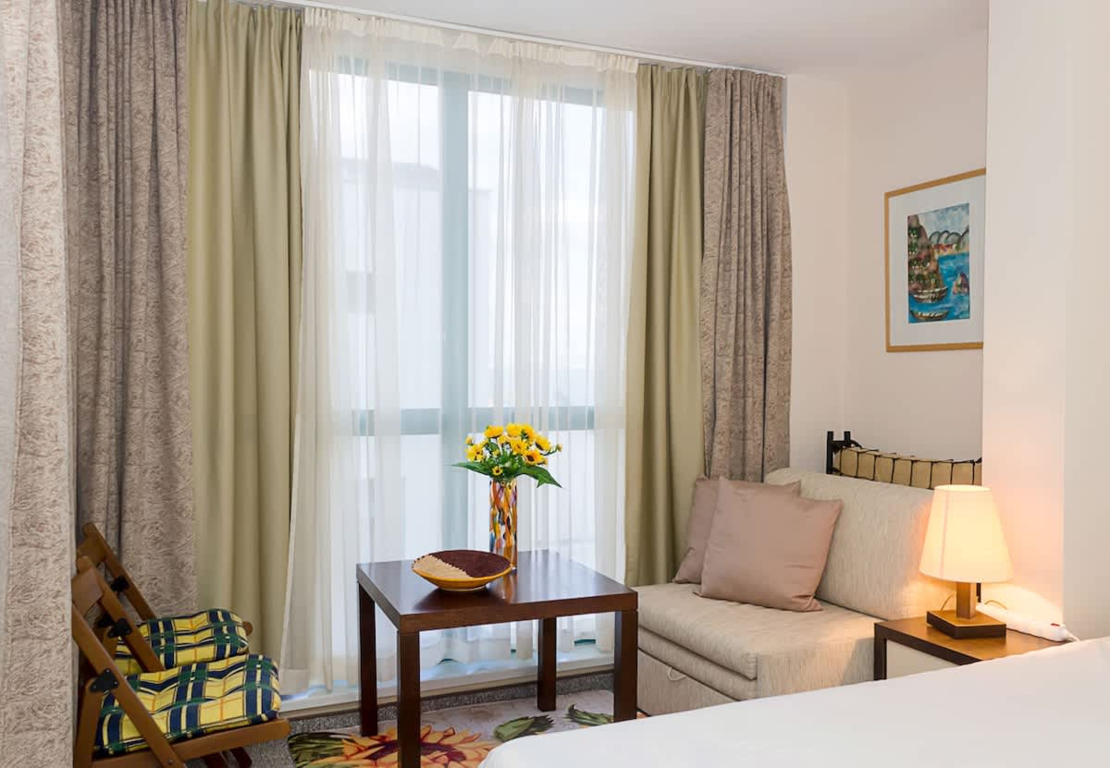 Sunny Studio in Hotel Berlin, Steps from the Beach - Photo 2