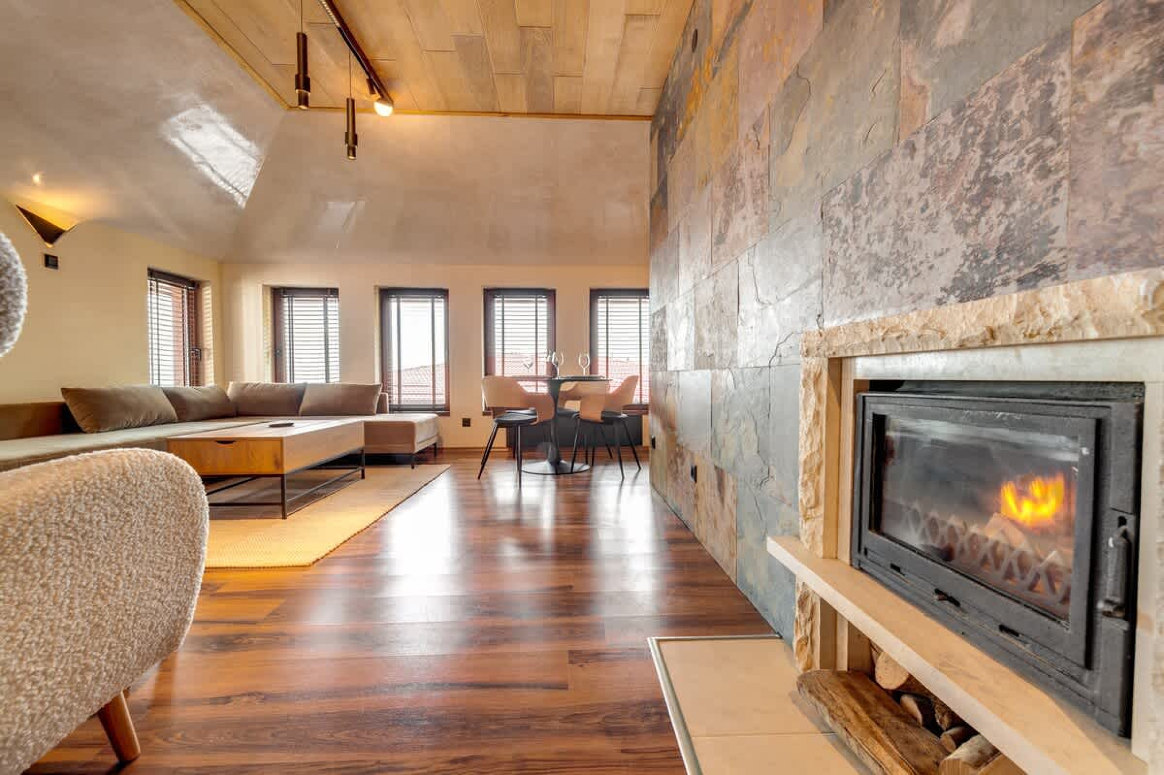 Scoutaround White Logo