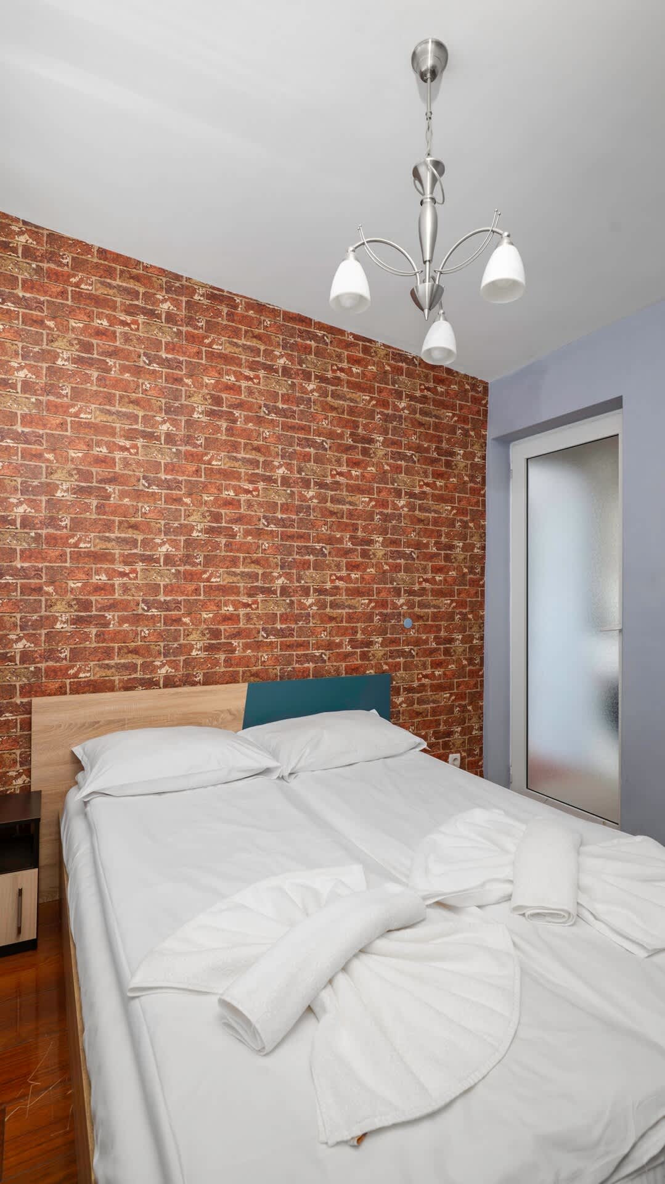 Central Cozy 1BD Compact Chic Living - Photo 13