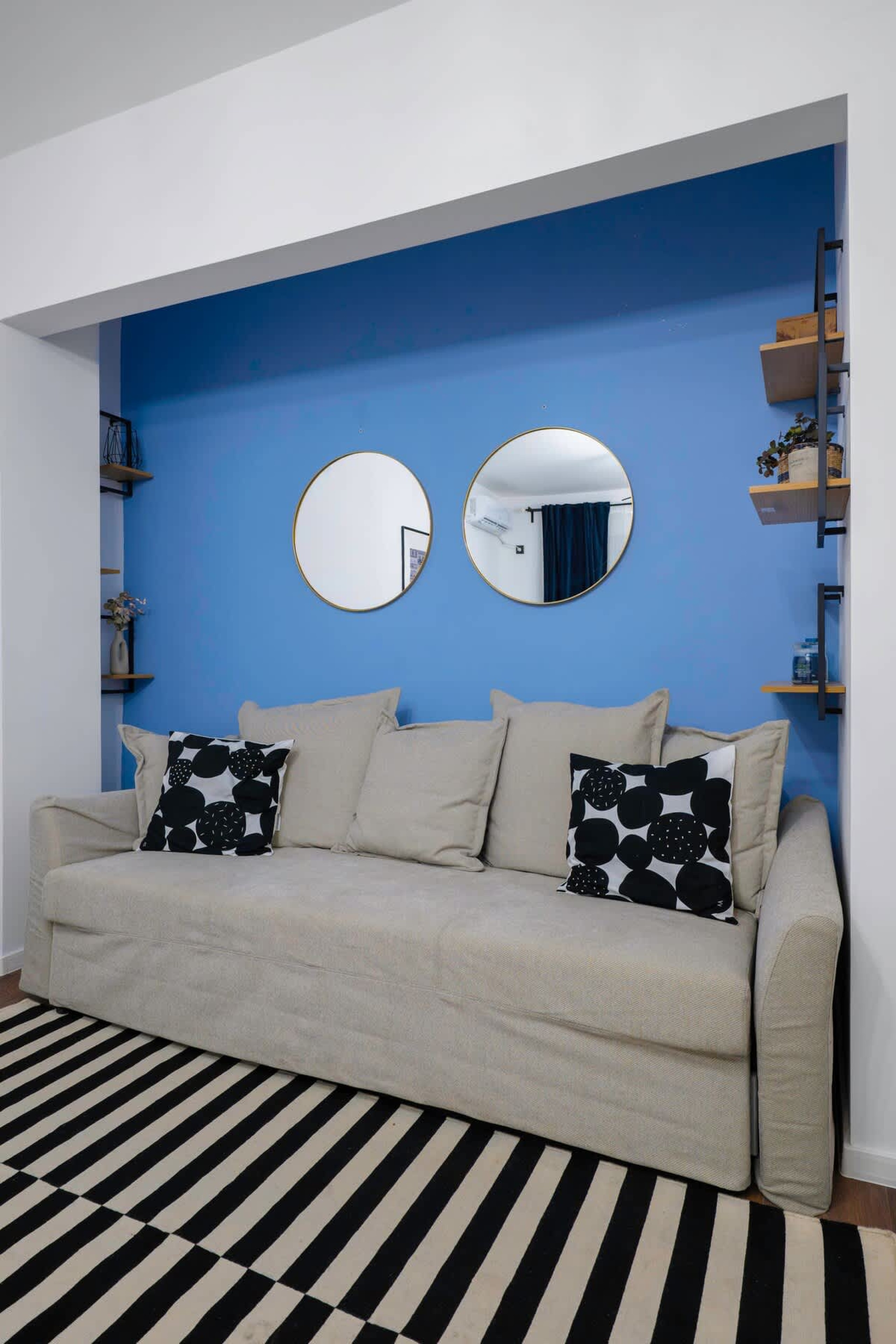 Scoutaround White Logo