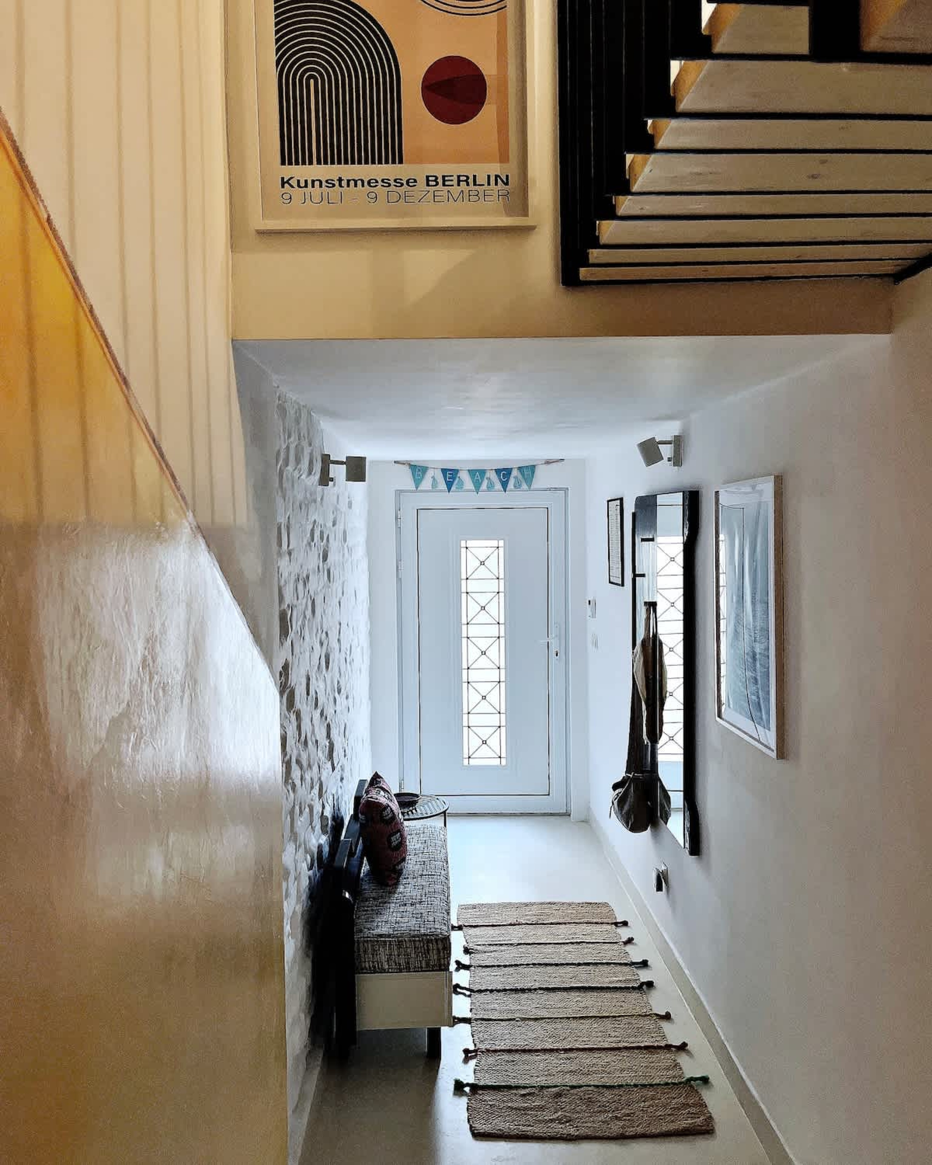 Scoutaround White Logo