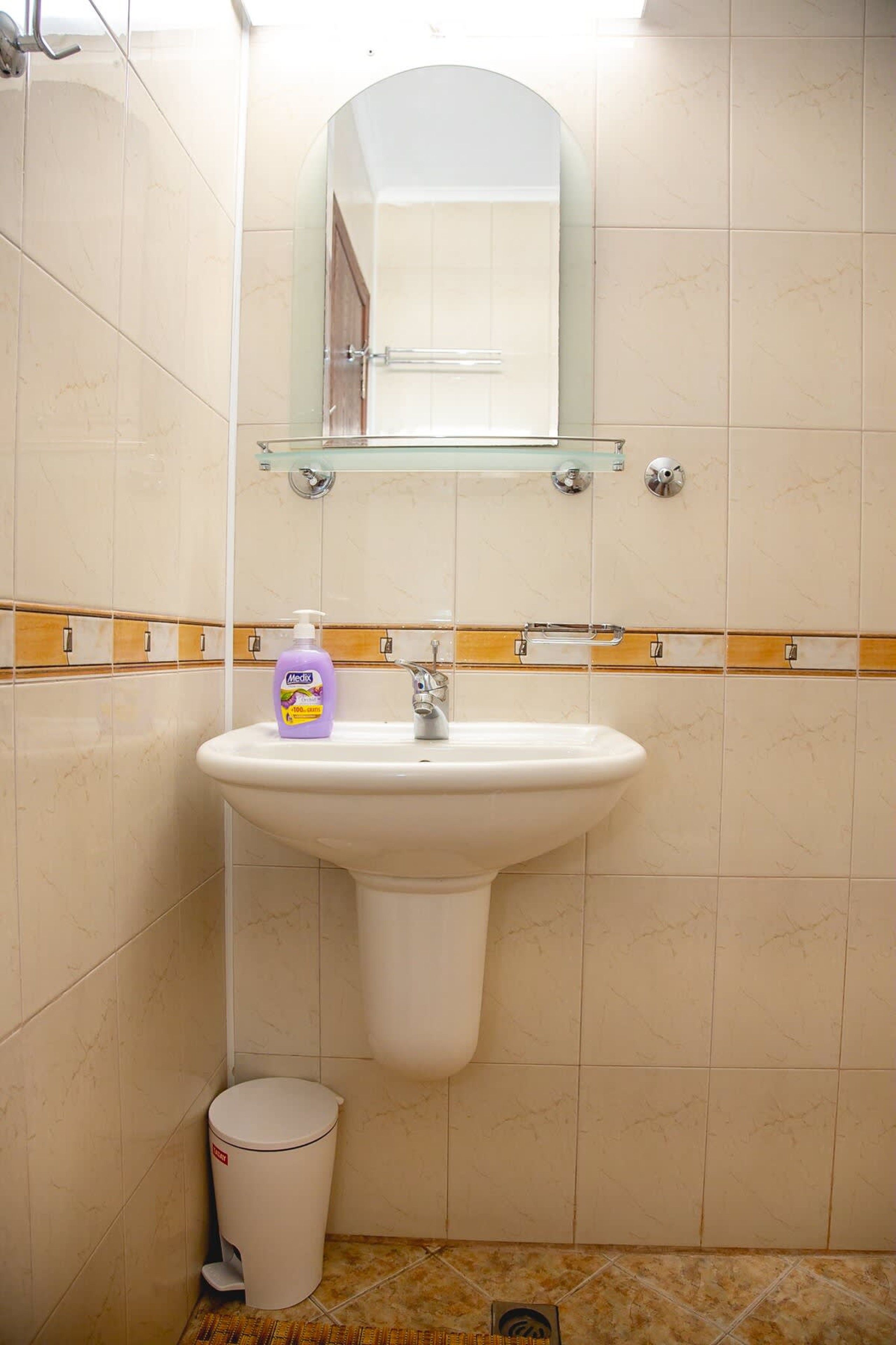 Scoutaround White Logo