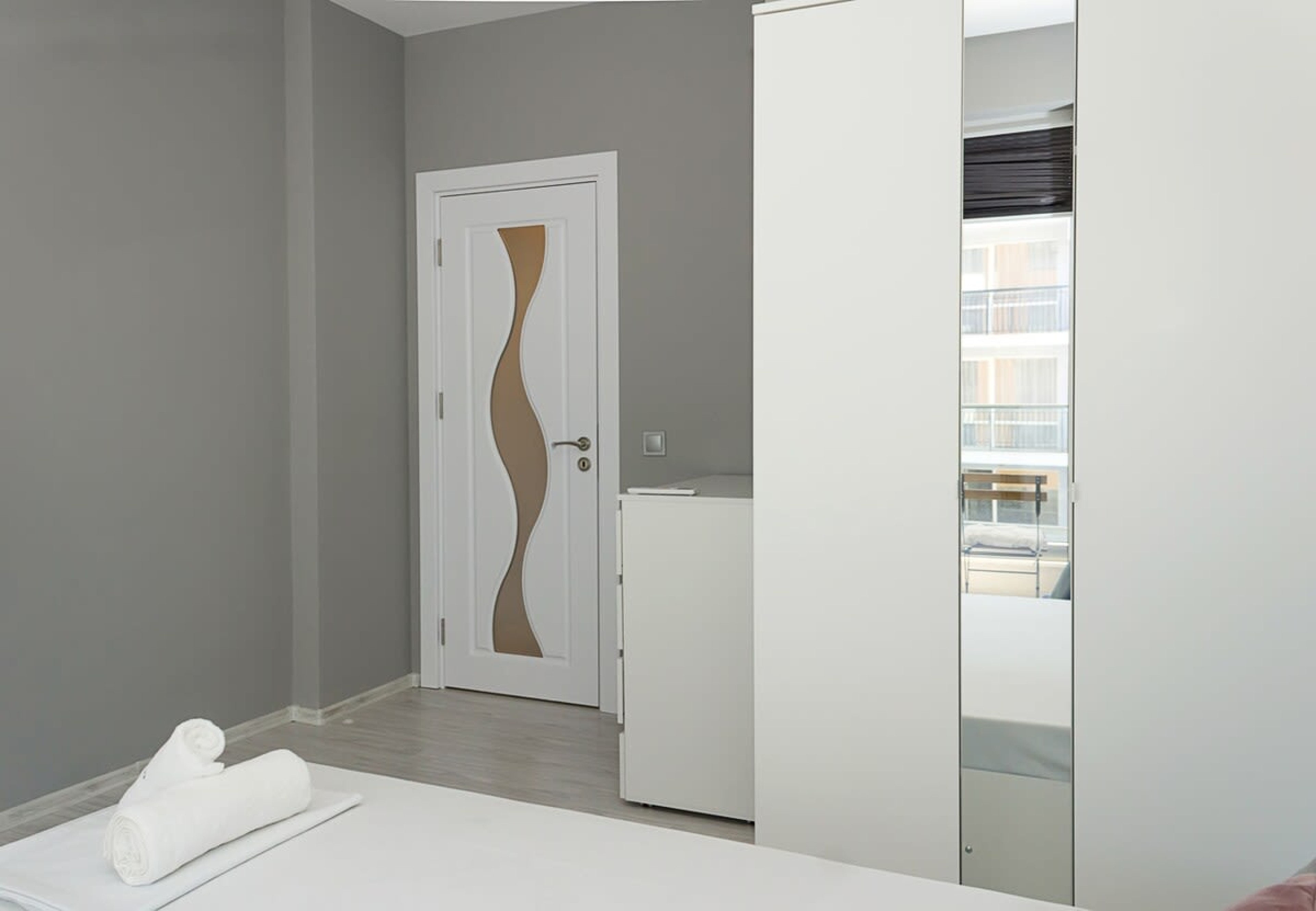 Scoutaround White Logo