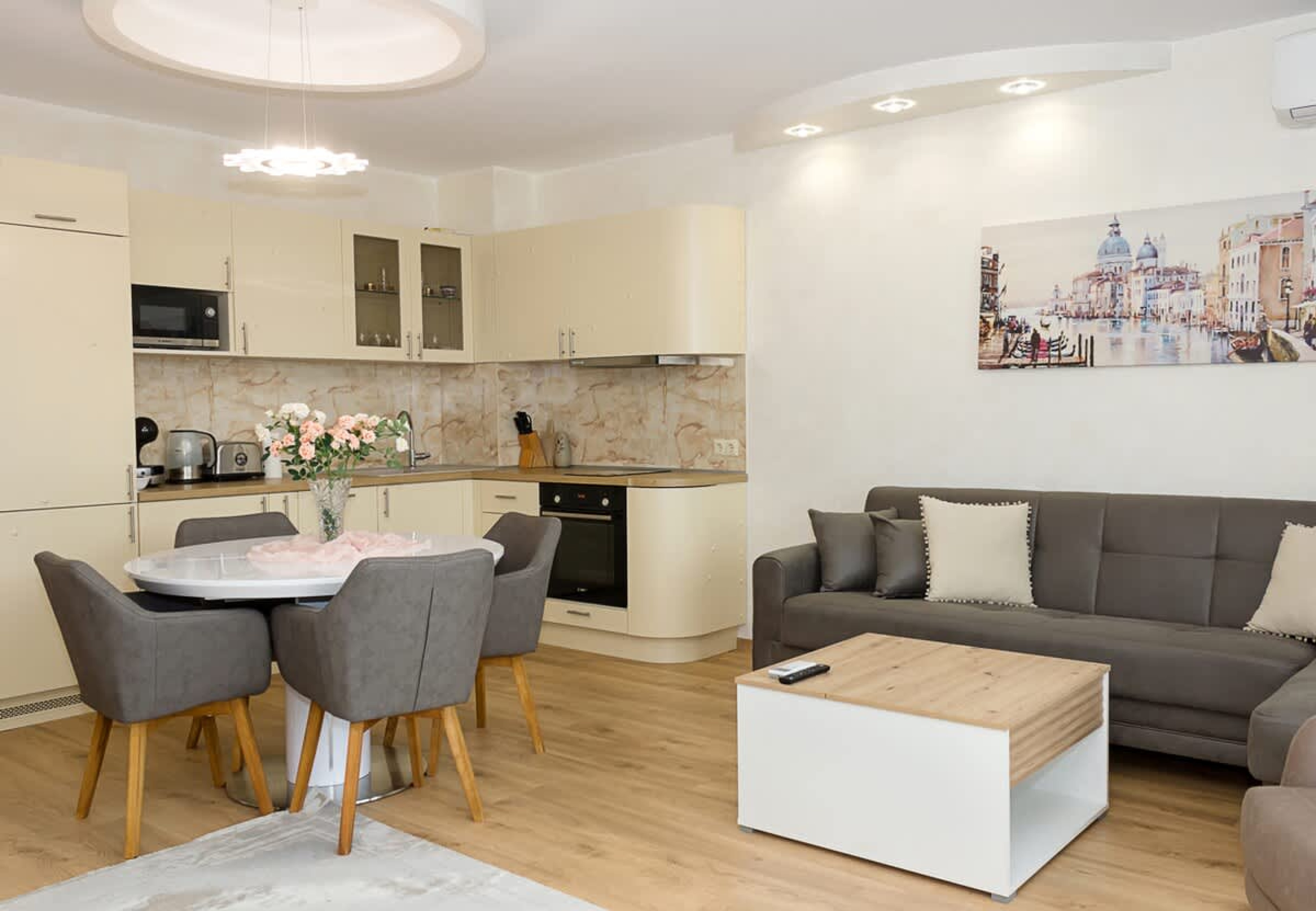 Scoutaround White Logo