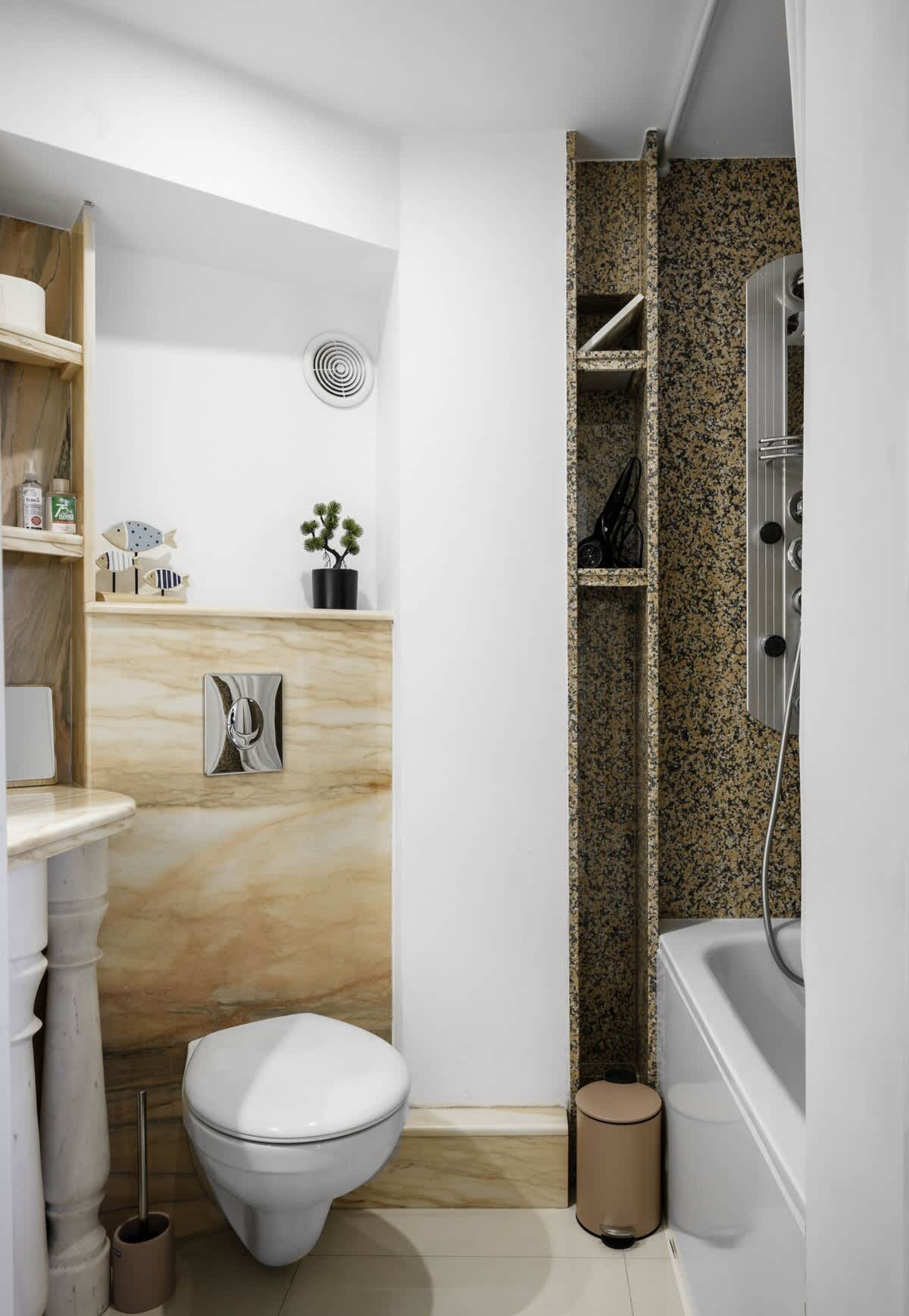 Scoutaround White Logo