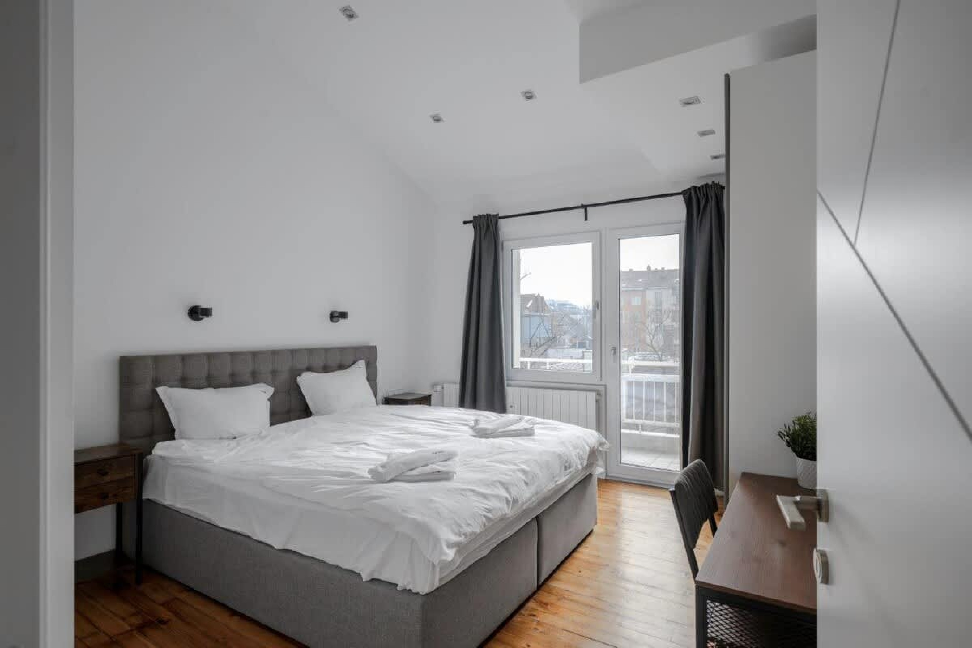 Scoutaround White Logo