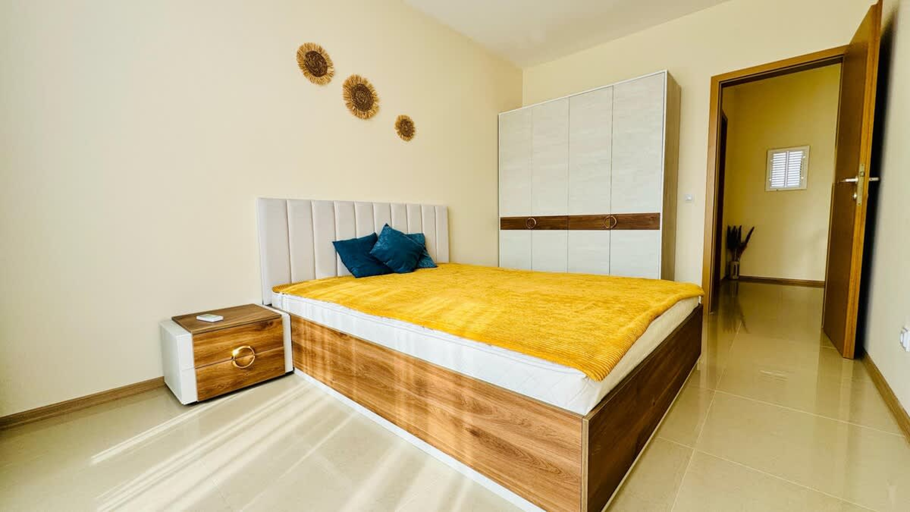 Scoutaround White Logo